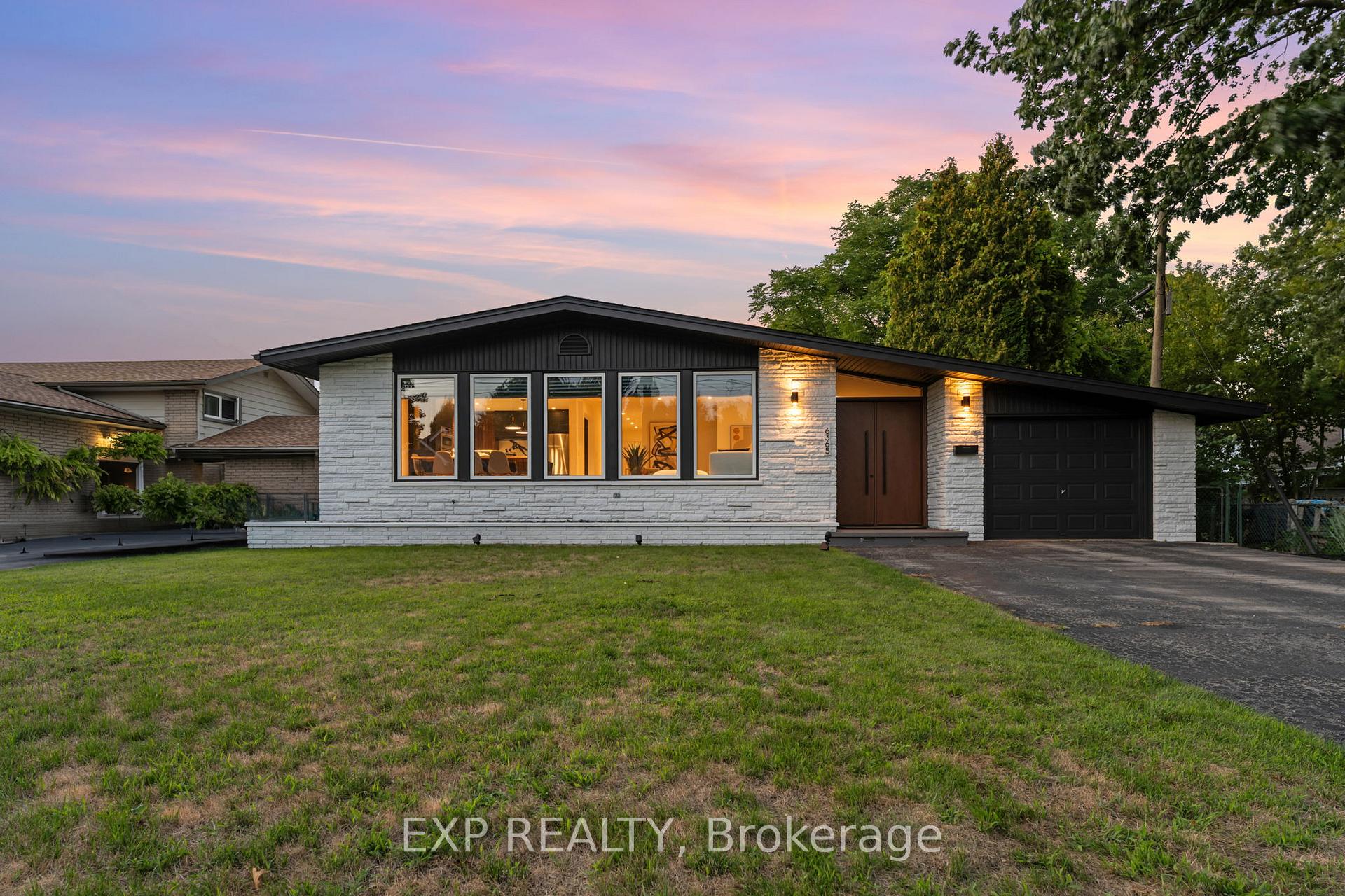 Photo 1 of 6365 McMicking Street, Niagara Falls, Stamford — HOMEH