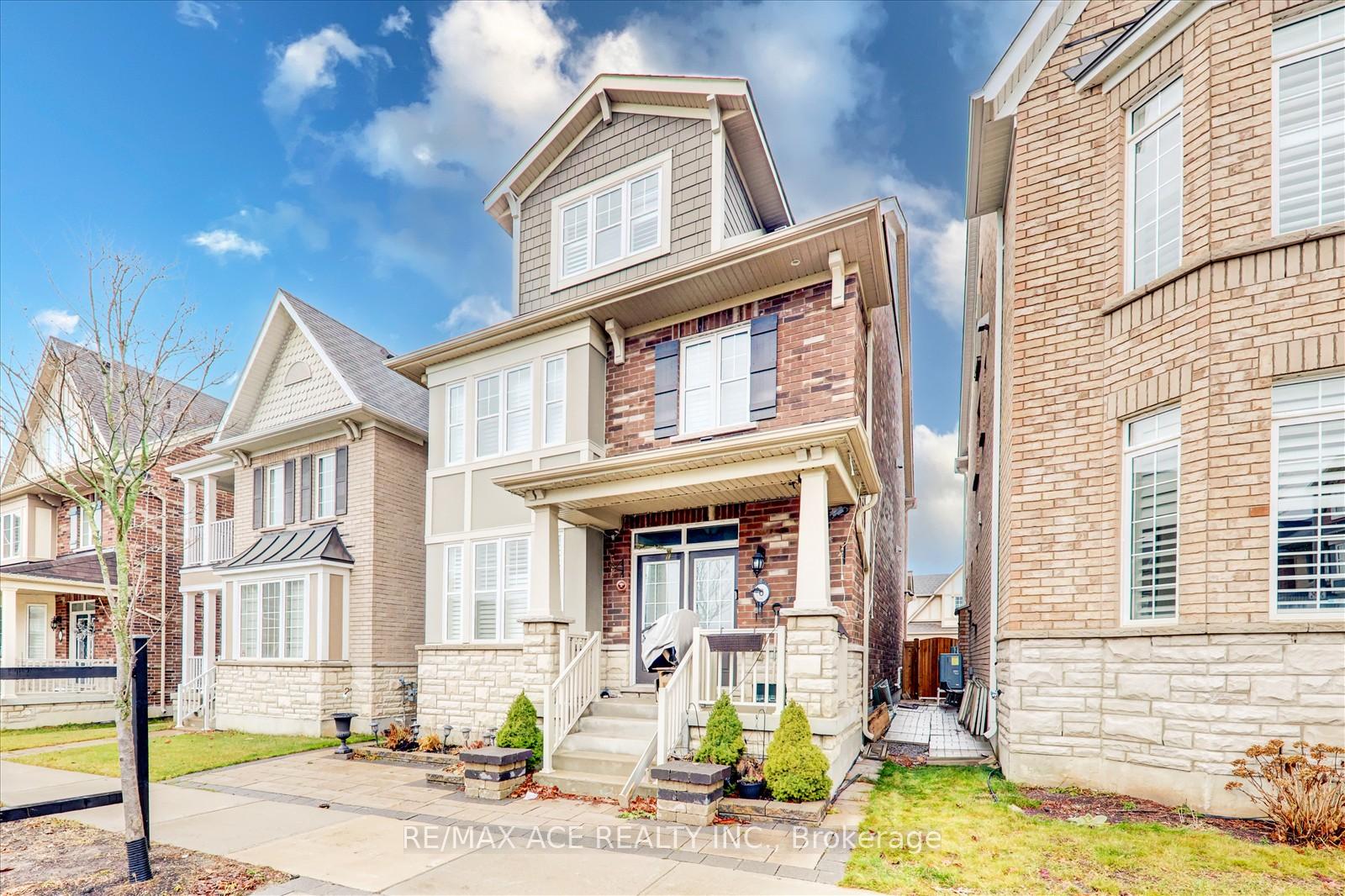 Photo 2 of Unit Main, 6 Lawrence Pilkington Avenue, Markham, Cornell — HOMEH