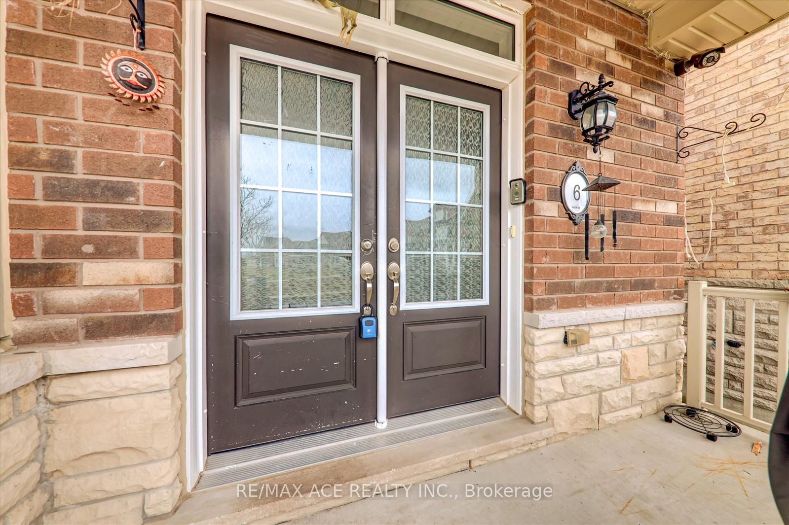 Photo 4 of Unit Main, 6 Lawrence Pilkington Avenue, Markham, Cornell — HOMEH