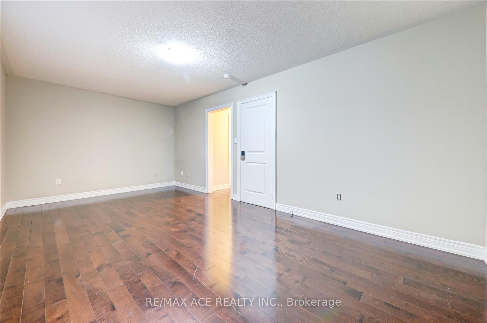 Photo 28 of Unit Main, 6 Lawrence Pilkington Avenue, Markham, Cornell — HOMEH