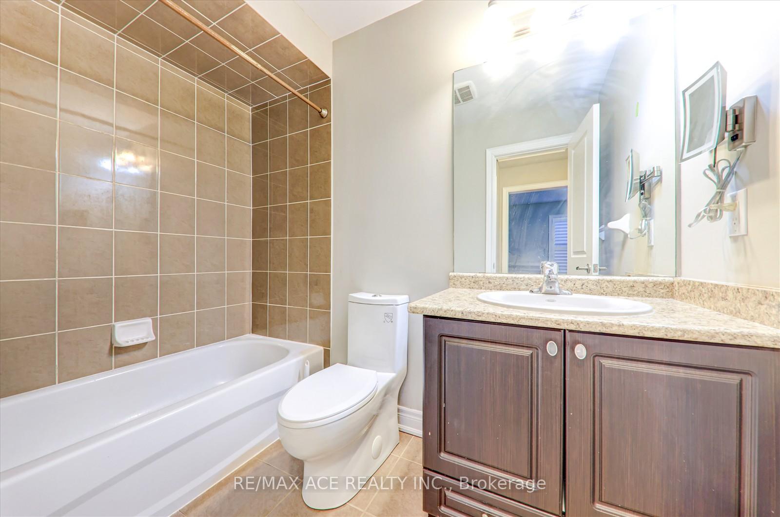 Photo 29 of Unit Main, 6 Lawrence Pilkington Avenue, Markham, Cornell — HOMEH