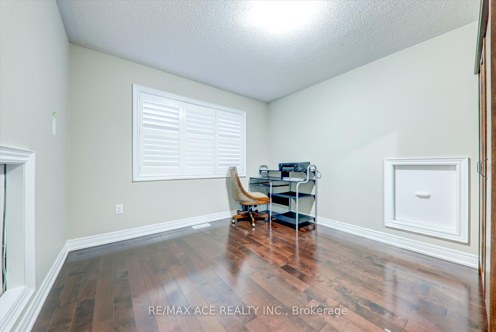 Photo 30 of Unit Main, 6 Lawrence Pilkington Avenue, Markham, Cornell — HOMEH