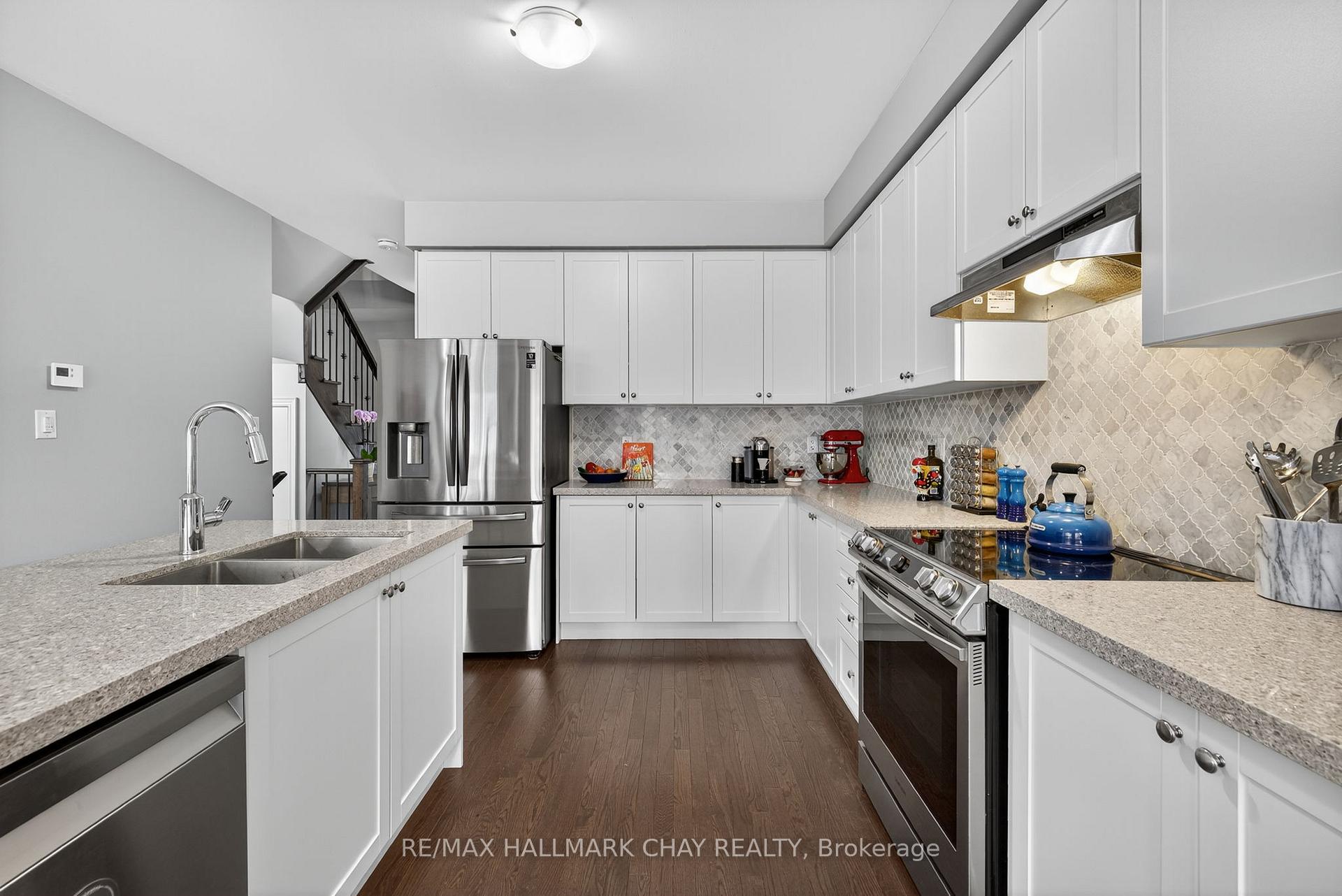 Photo 5 of 45 Lorne Thomas Place, New Tecumseth, Rural New Tecumseth — HOMEH