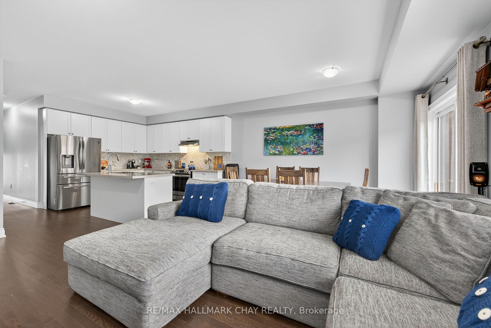 Photo 10 of 45 Lorne Thomas Place, New Tecumseth, Rural New Tecumseth — HOMEH
