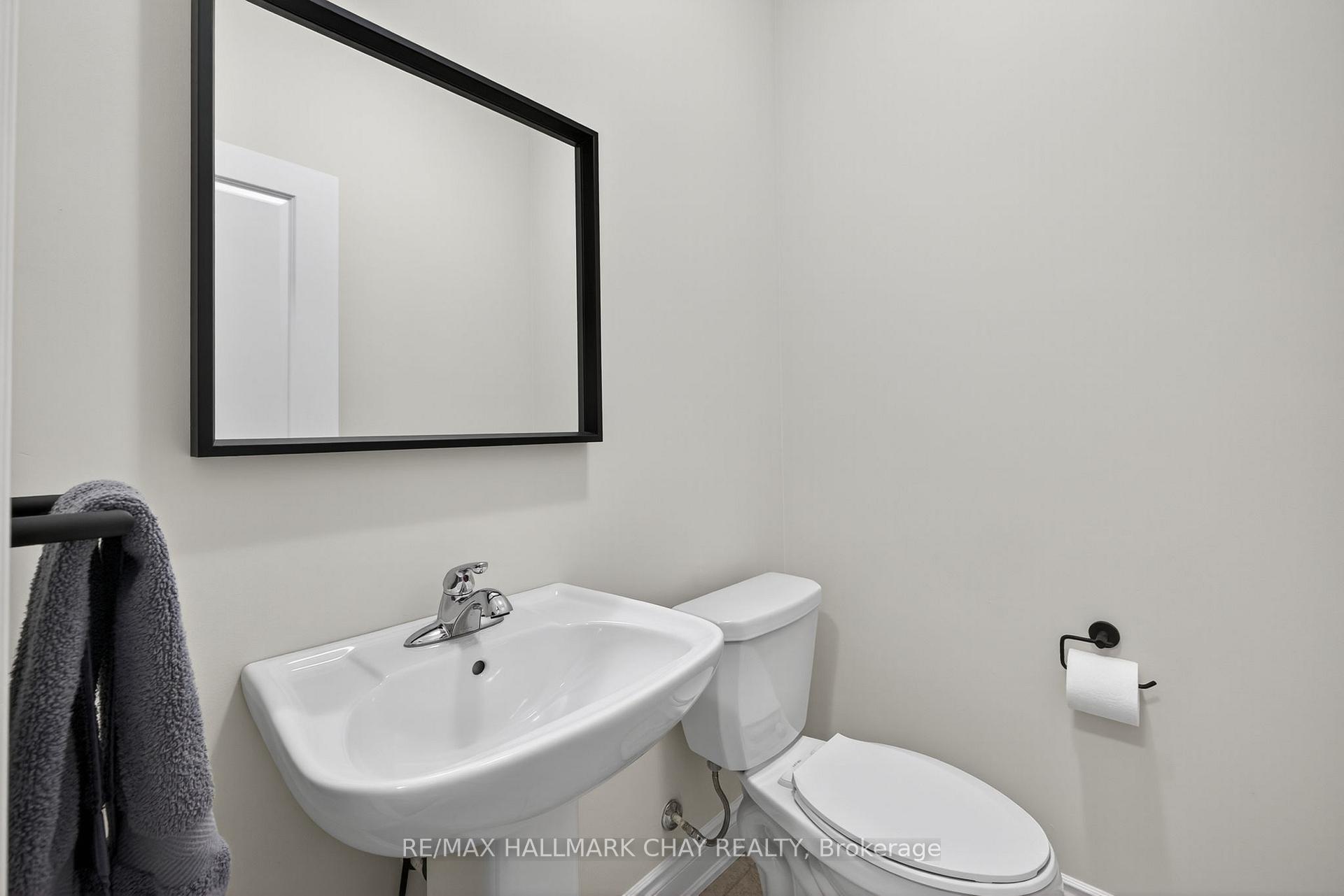 Photo 11 of 45 Lorne Thomas Place, New Tecumseth, Rural New Tecumseth — HOMEH