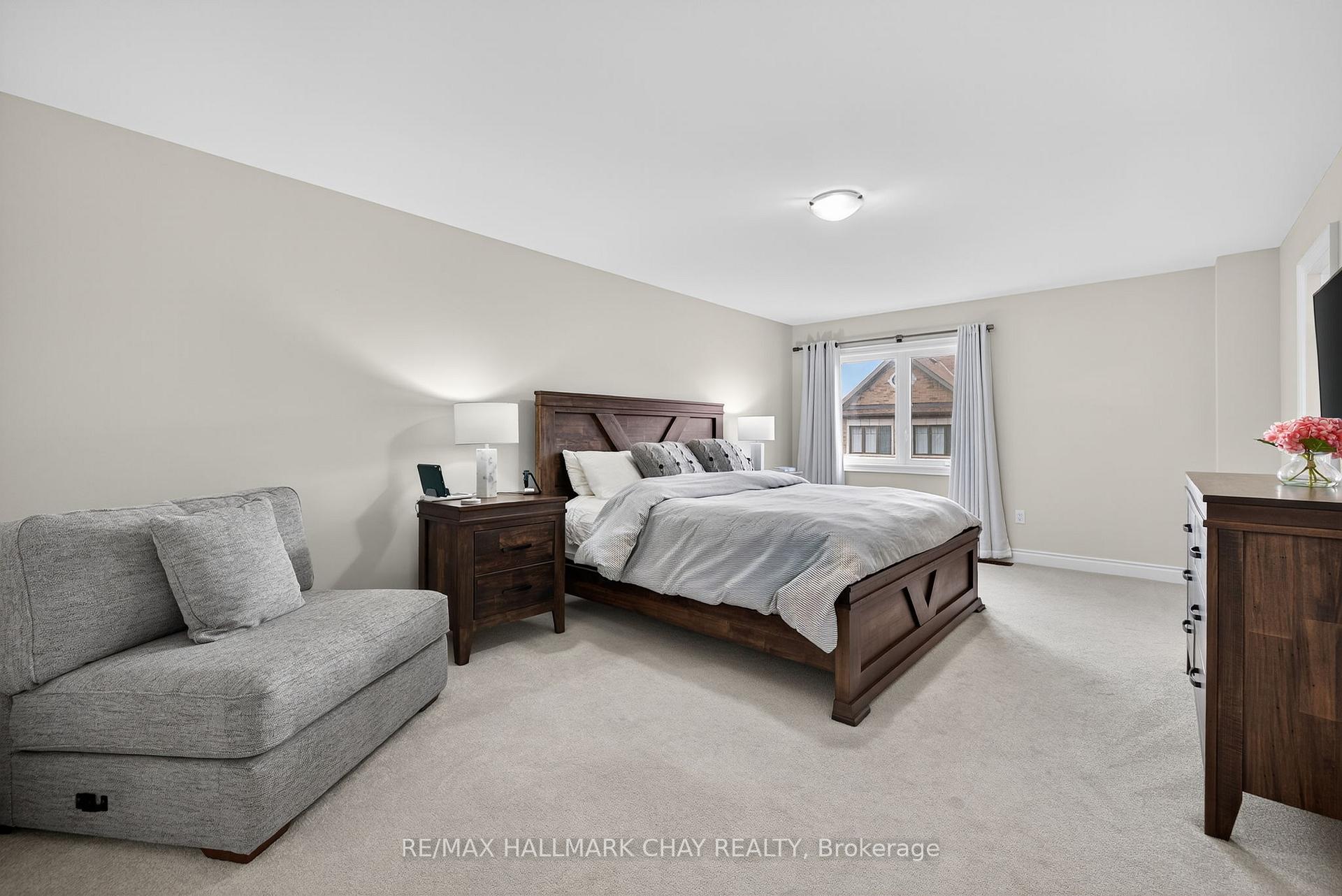 Photo 13 of 45 Lorne Thomas Place, New Tecumseth, Rural New Tecumseth — HOMEH
