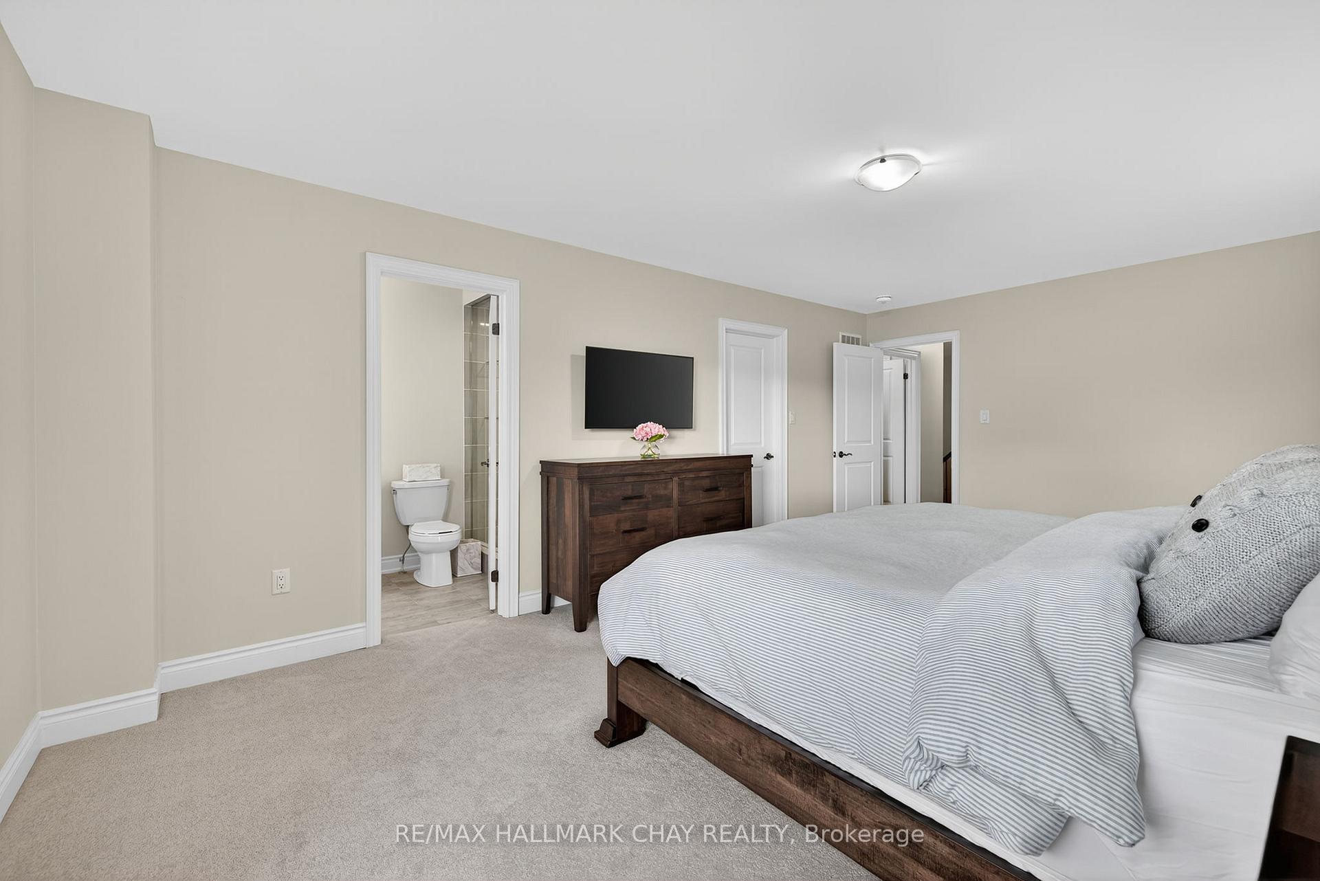 Photo 14 of 45 Lorne Thomas Place, New Tecumseth, Rural New Tecumseth — HOMEH