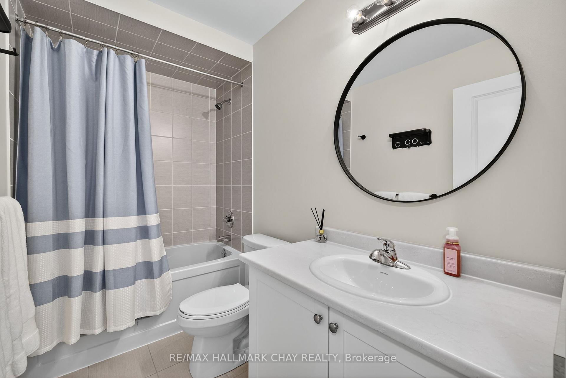 Photo 21 of 45 Lorne Thomas Place, New Tecumseth, Rural New Tecumseth — HOMEH