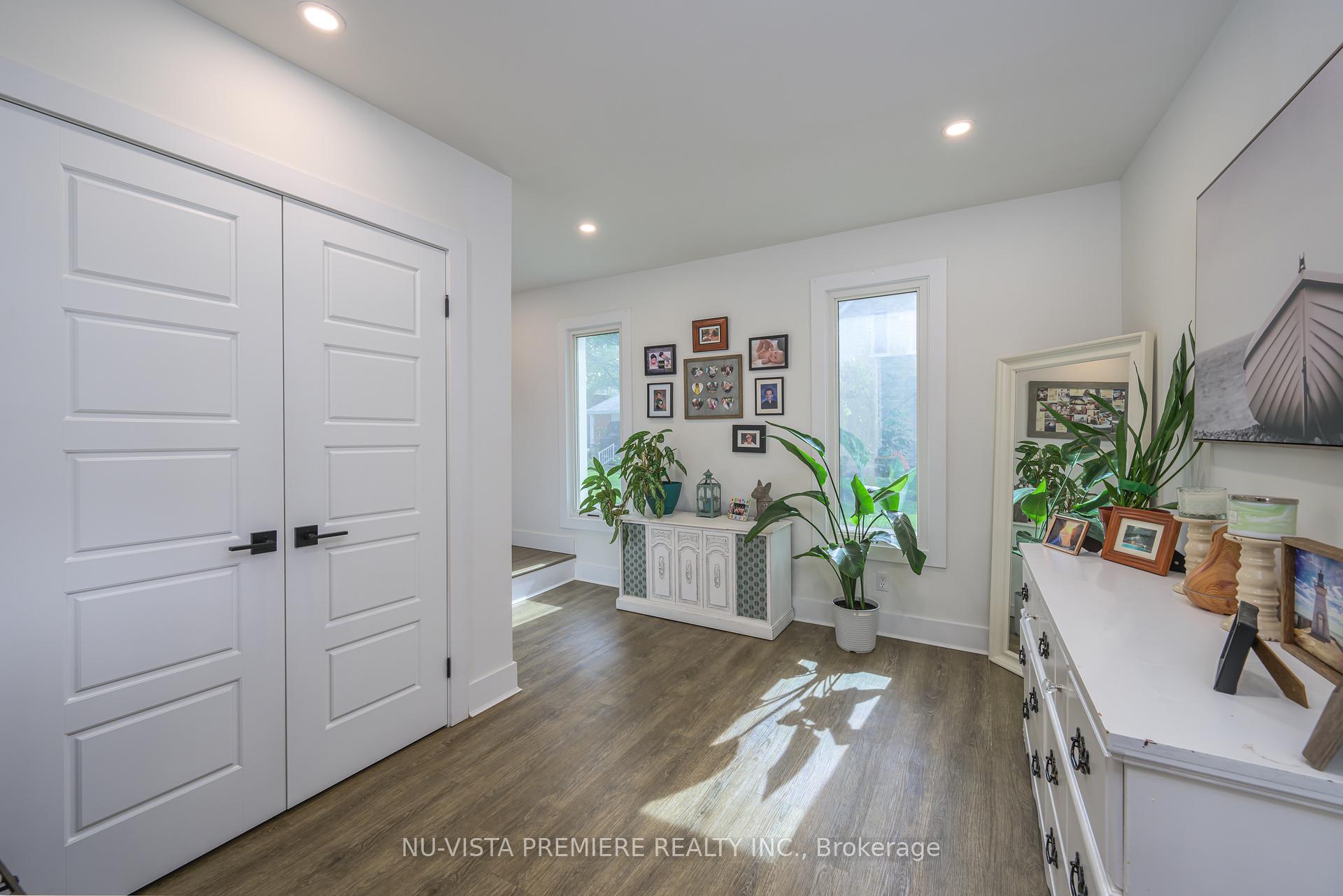 Photo 4 of 256 Pearl Street, North Middlesex, Parkhill — HOMEH