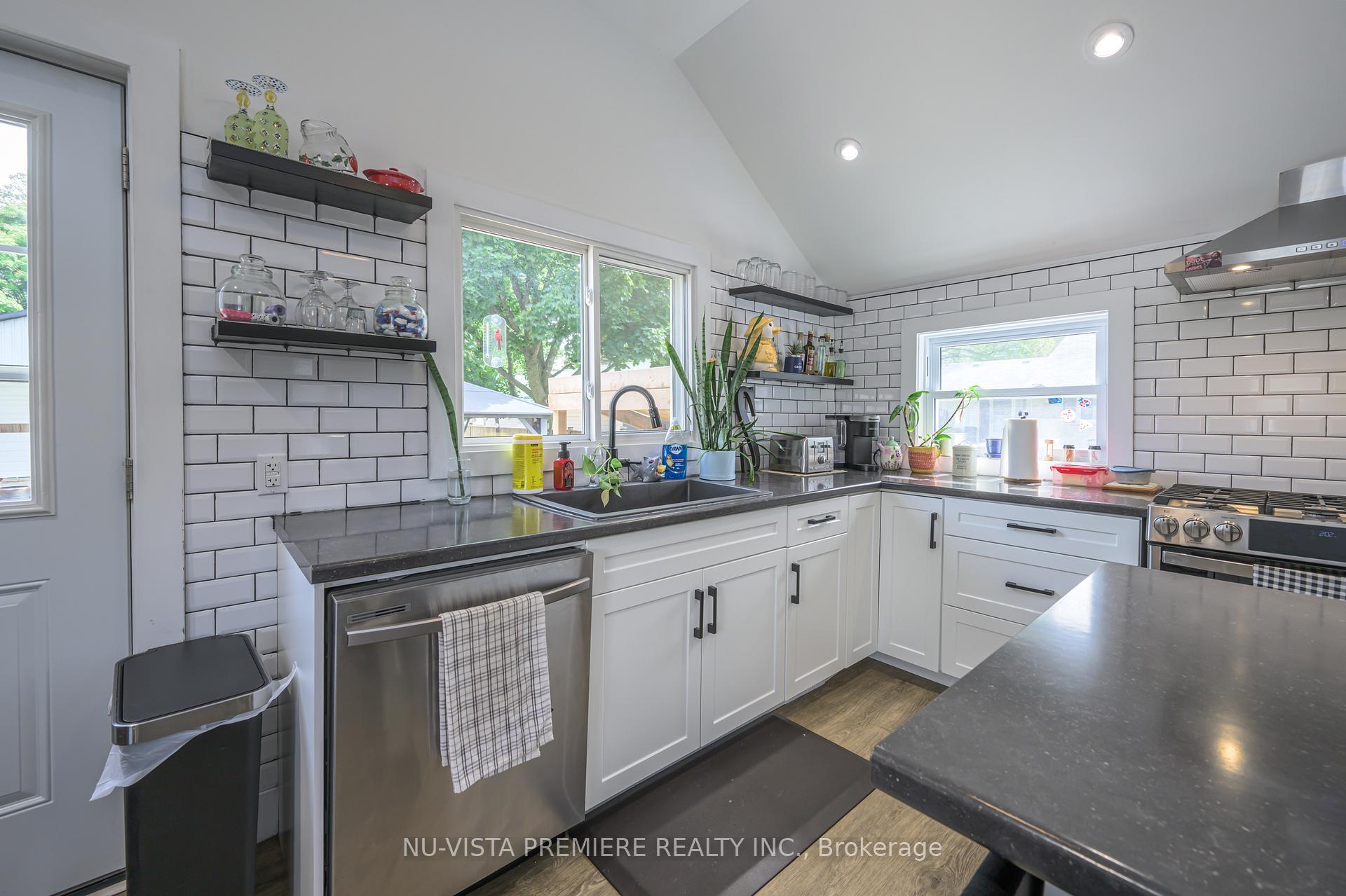 Photo 11 of 256 Pearl Street, North Middlesex, Parkhill — HOMEH
