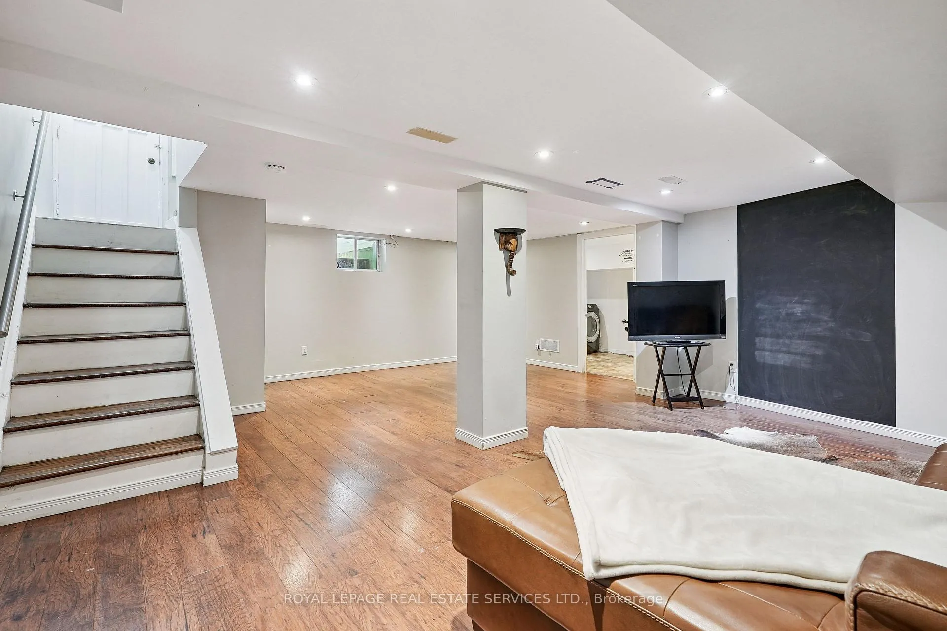 Photo 20 of 397 River Side Drive, Oakville, Central — HOMEH