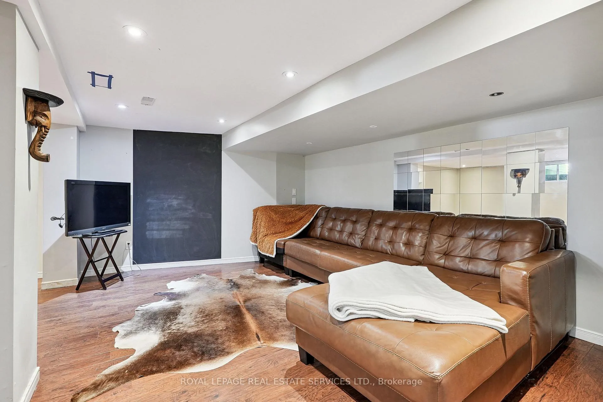 Photo 21 of 397 River Side Drive, Oakville, Central — HOMEH