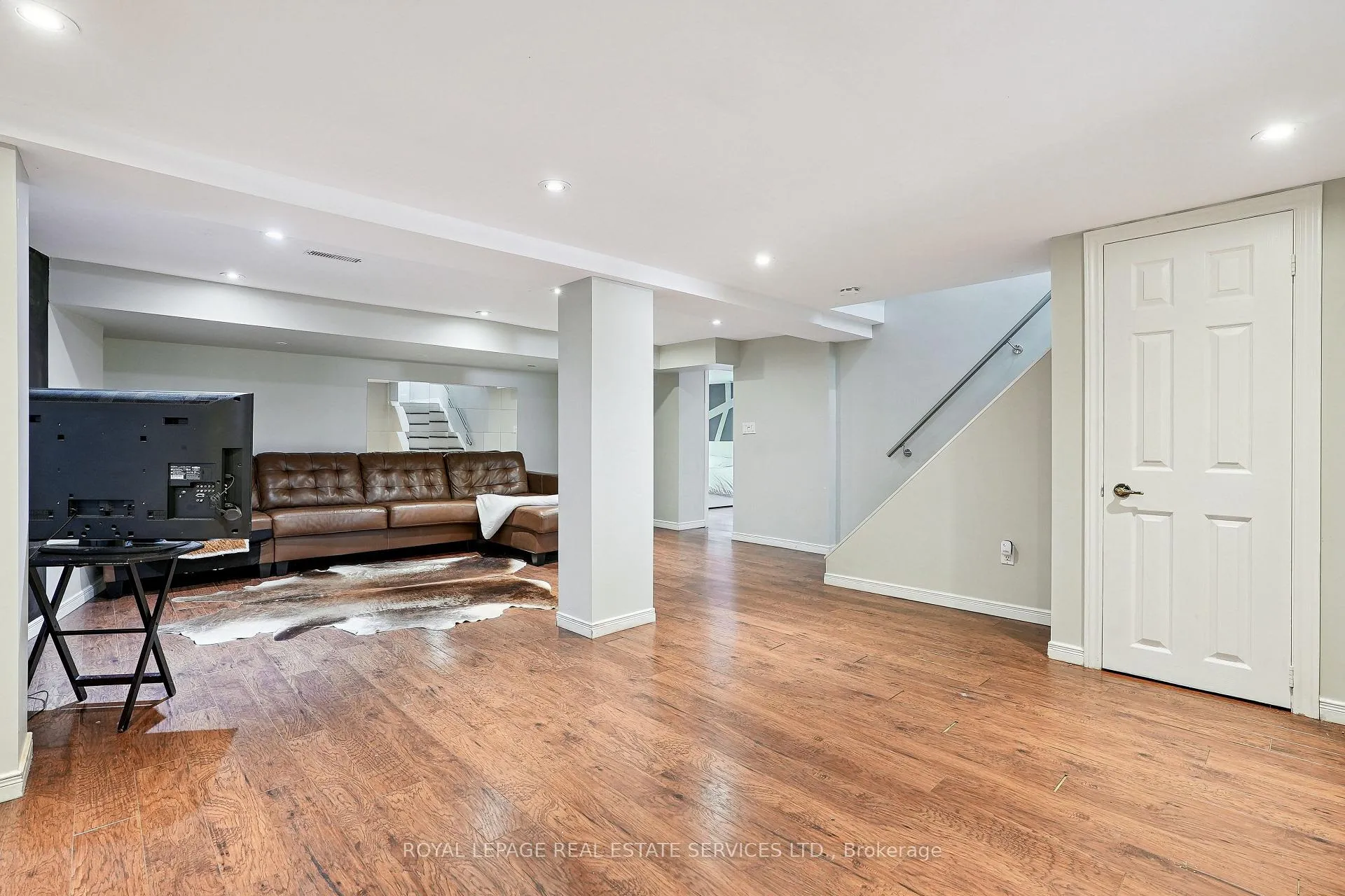 Photo 23 of 397 River Side Drive, Oakville, Central — HOMEH