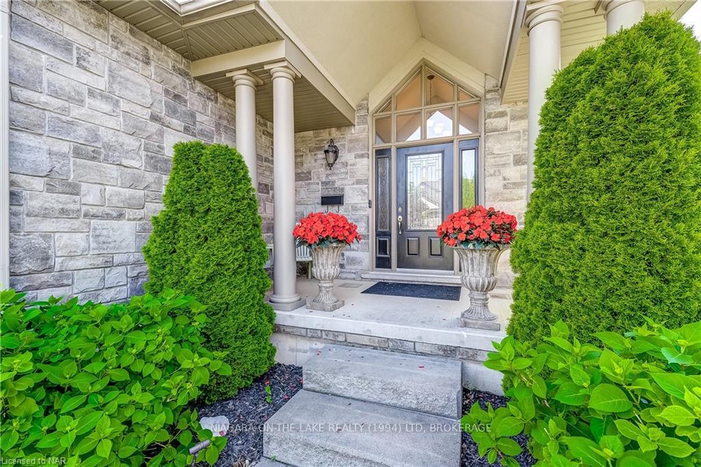 Photo 4 of 6384 Pinestone Road, Niagara Falls, Stamford — HOMEH