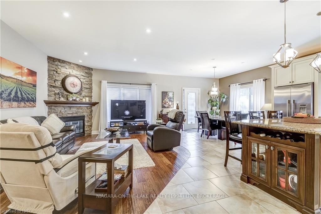 Photo 11 of 6384 Pinestone Road, Niagara Falls, Stamford — HOMEH