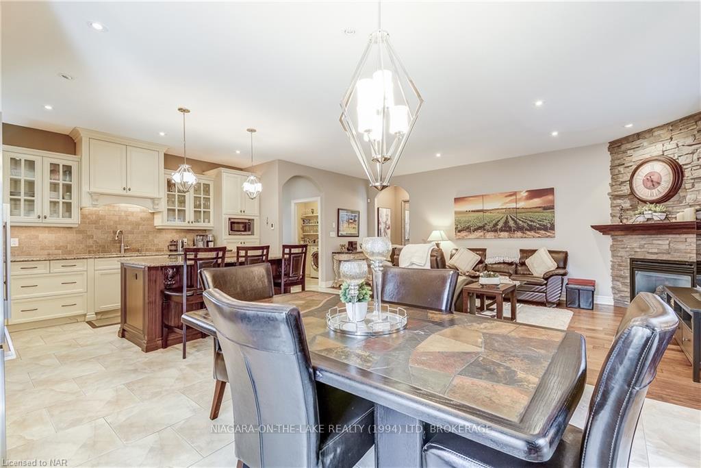 Photo 15 of 6384 Pinestone Road, Niagara Falls, Stamford — HOMEH