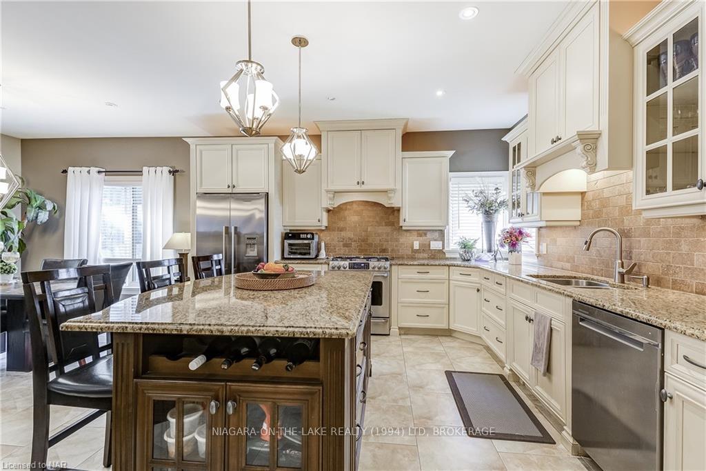 Photo 19 of 6384 Pinestone Road, Niagara Falls, Stamford — HOMEH