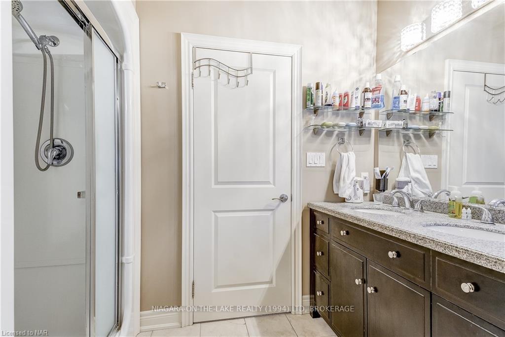 Photo 23 of 6384 Pinestone Road, Niagara Falls, Stamford — HOMEH