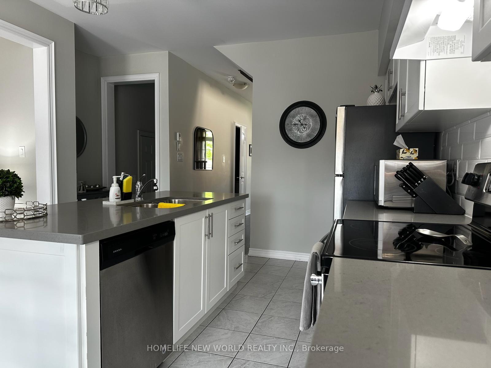 Photo 8 of 75 Knapton Drive, Newmarket, Woodland Hill — HOMEH