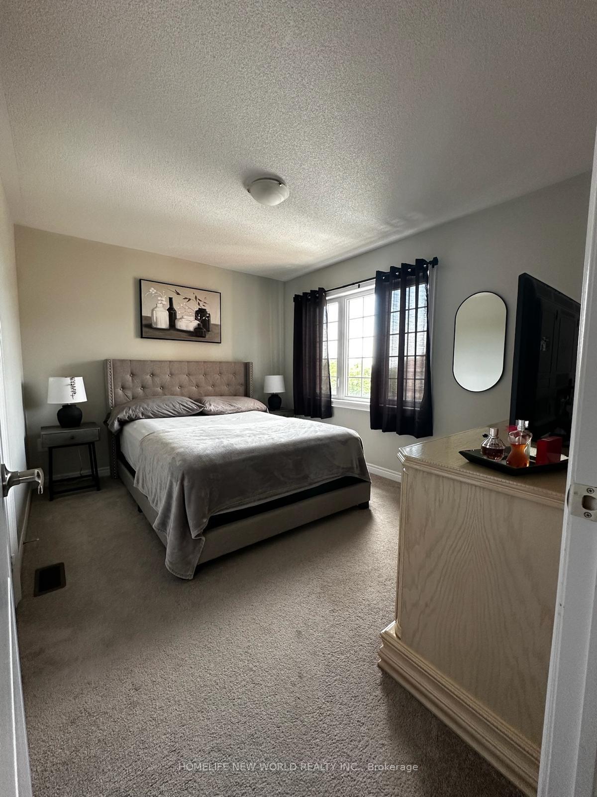 Photo 23 of 75 Knapton Drive, Newmarket, Woodland Hill — HOMEH