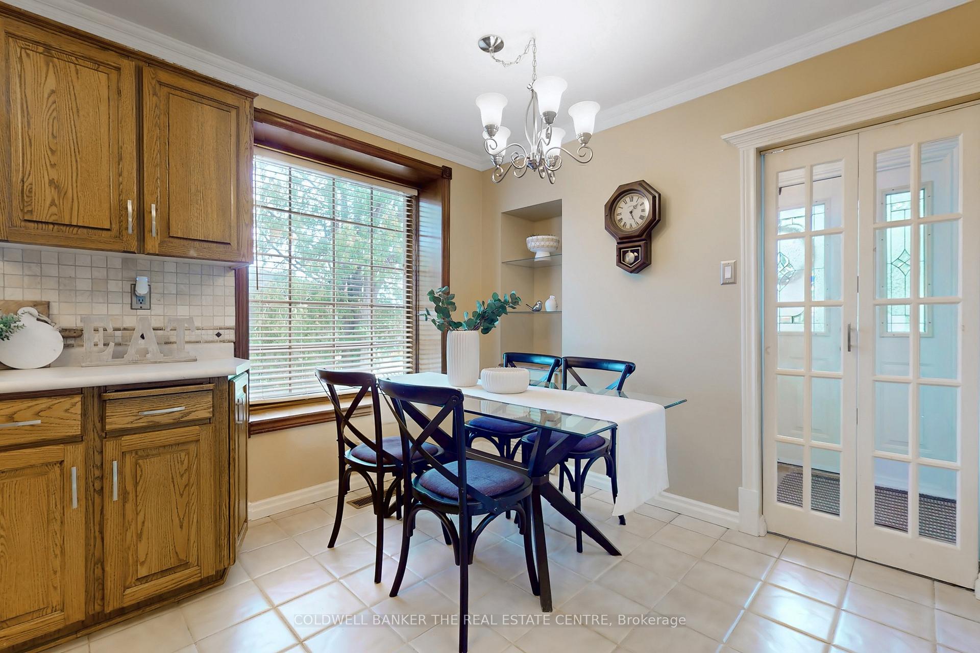 Photo 12 of 245 Silverbirch Drive, Newmarket, Bristol-London — HOMEH