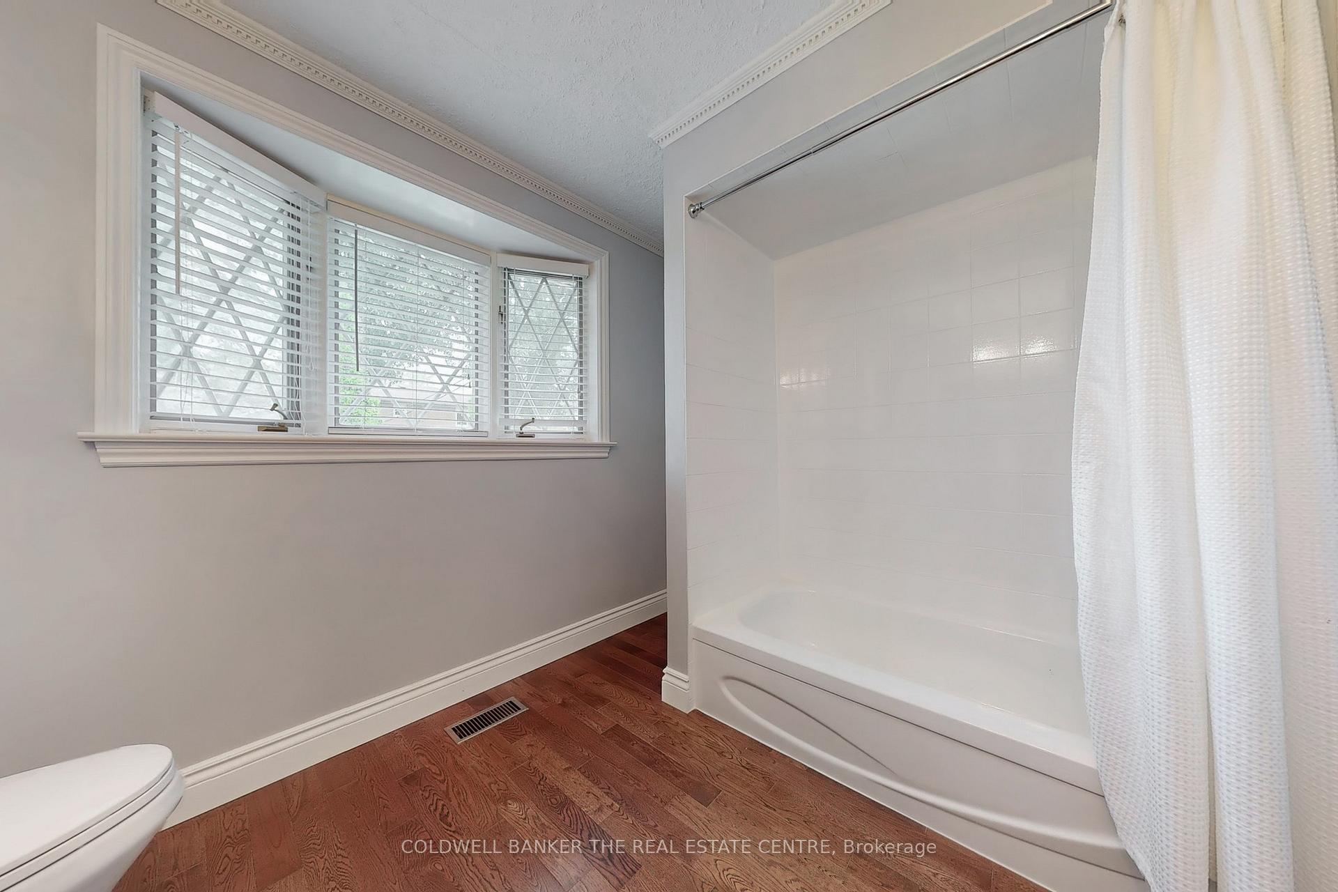 Photo 18 of 245 Silverbirch Drive, Newmarket, Bristol-London — HOMEH