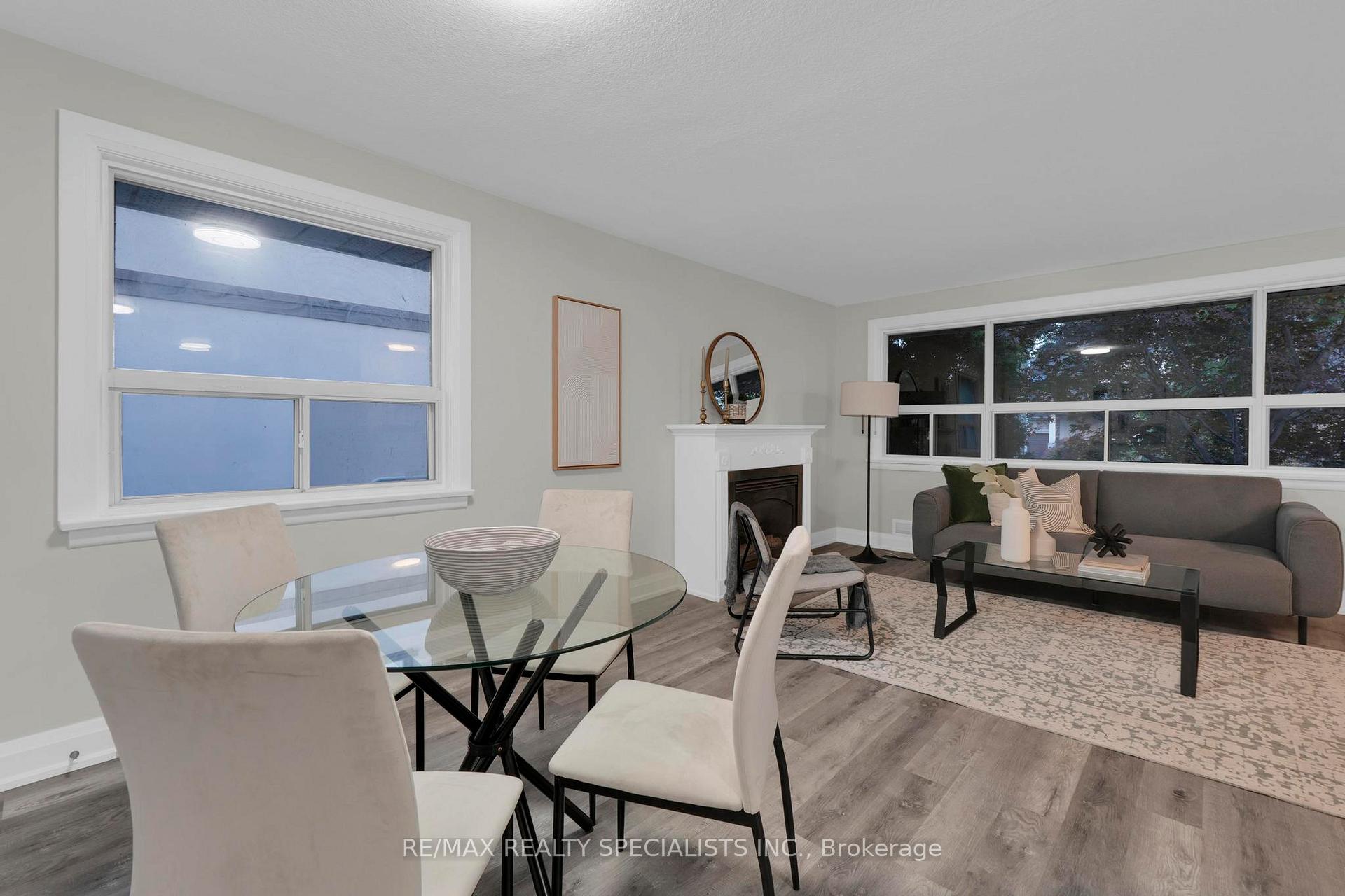 Photo 8 of 51 Florence Drive, Oakville, Central — HOMEH