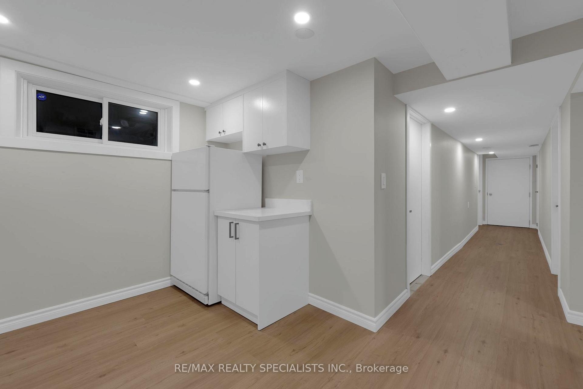 Photo 20 of 51 Florence Drive, Oakville, Central — HOMEH