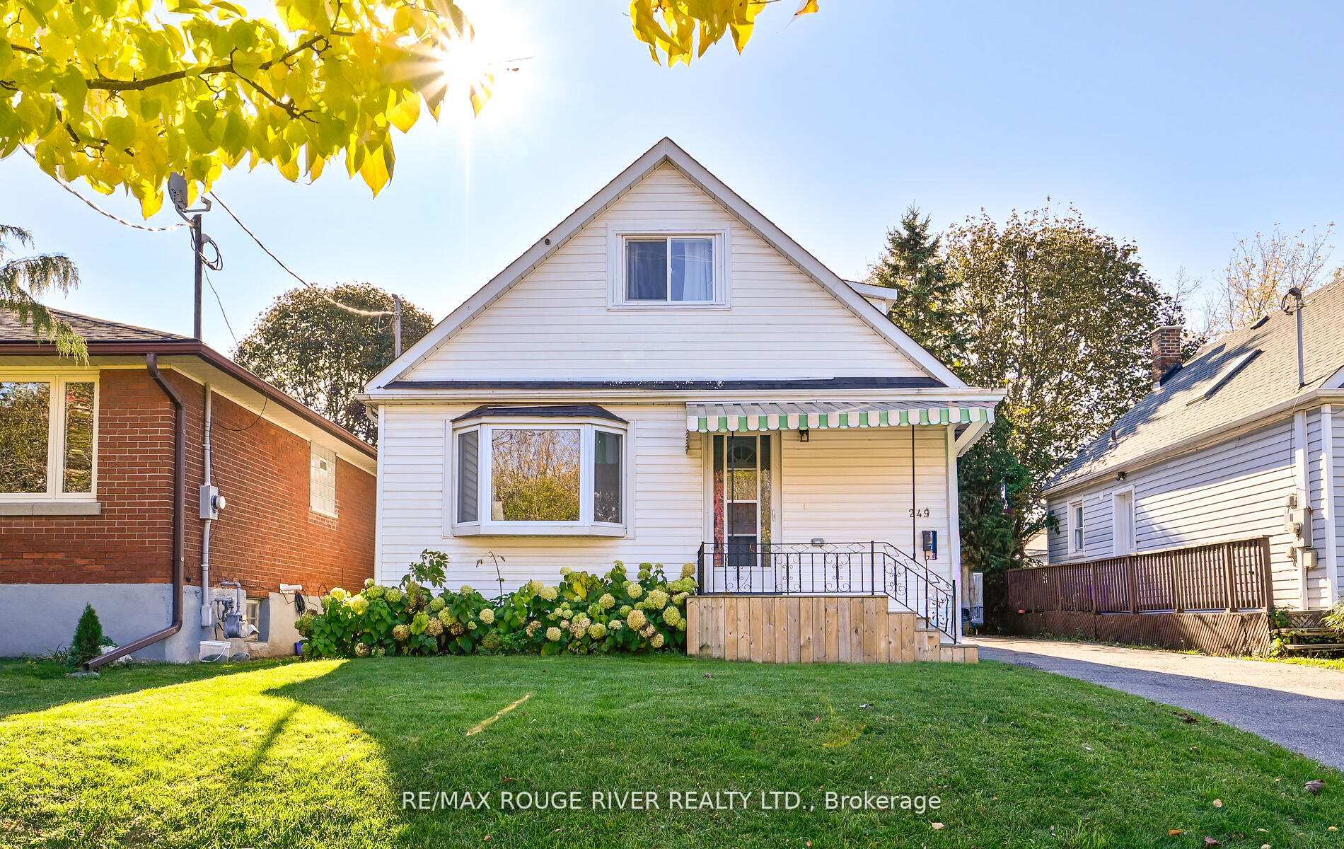 Photo 6 of 249 Sinclair Avenue, Oshawa, Vanier — HOMEH