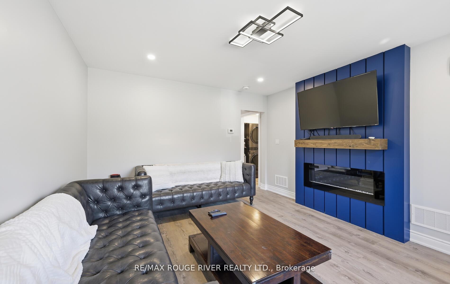 Photo 10 of 249 Sinclair Avenue, Oshawa, Vanier — HOMEH