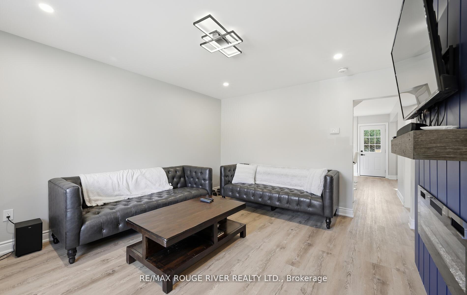 Photo 11 of 249 Sinclair Avenue, Oshawa, Vanier — HOMEH