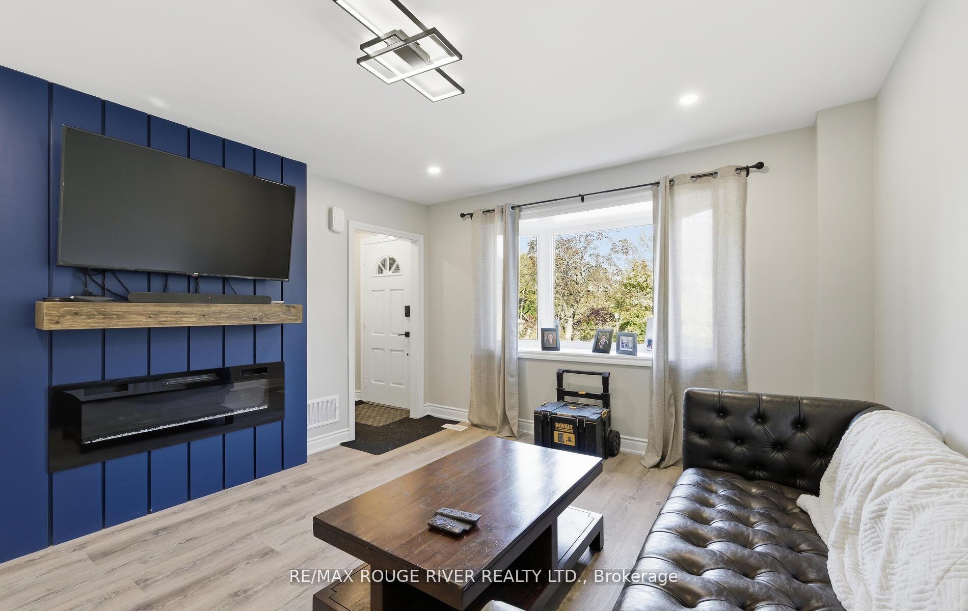 Photo 12 of 249 Sinclair Avenue, Oshawa, Vanier — HOMEH