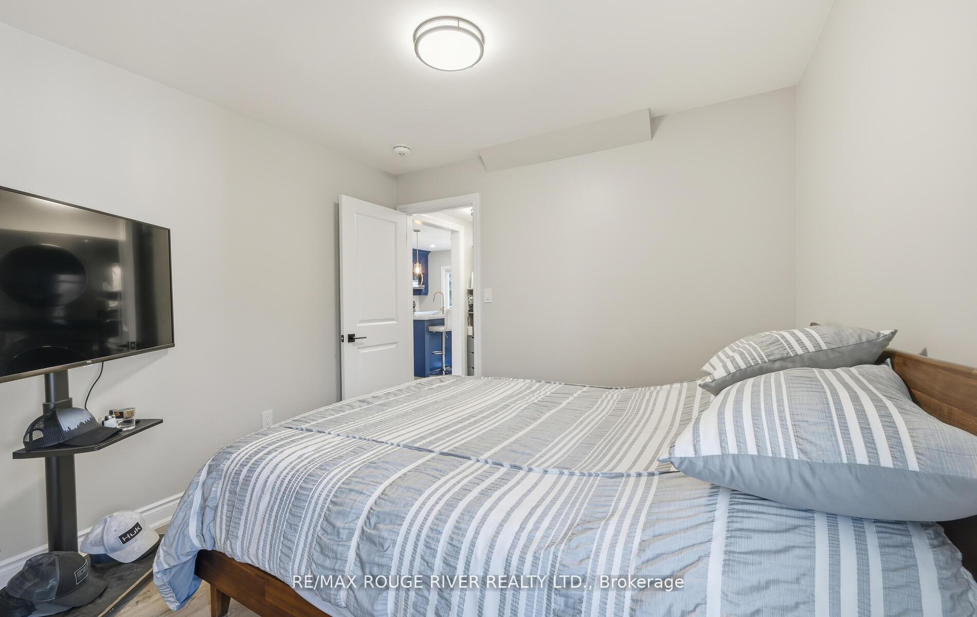 Photo 25 of 249 Sinclair Avenue, Oshawa, Vanier — HOMEH