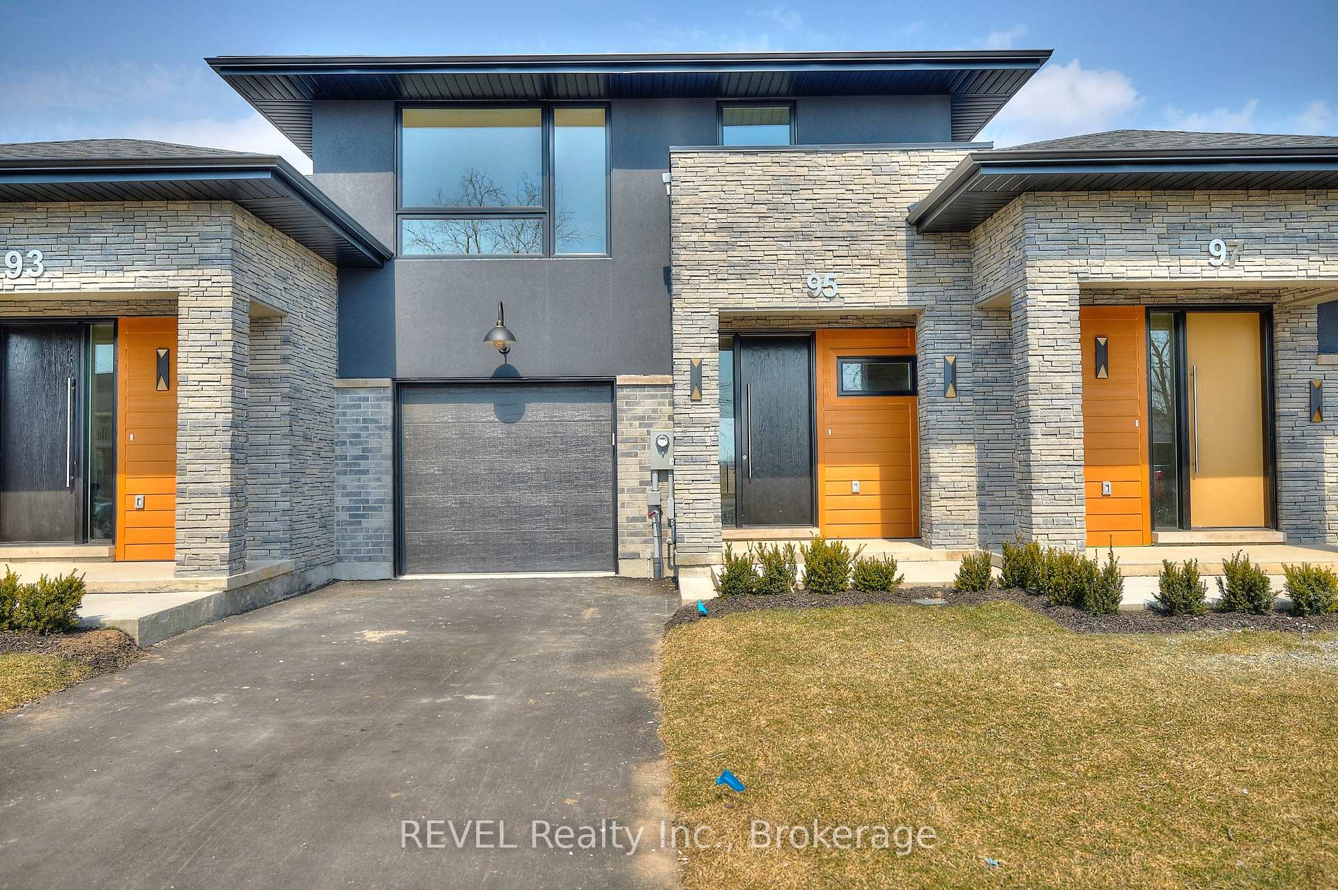 Front of 95 Port Robinson Road