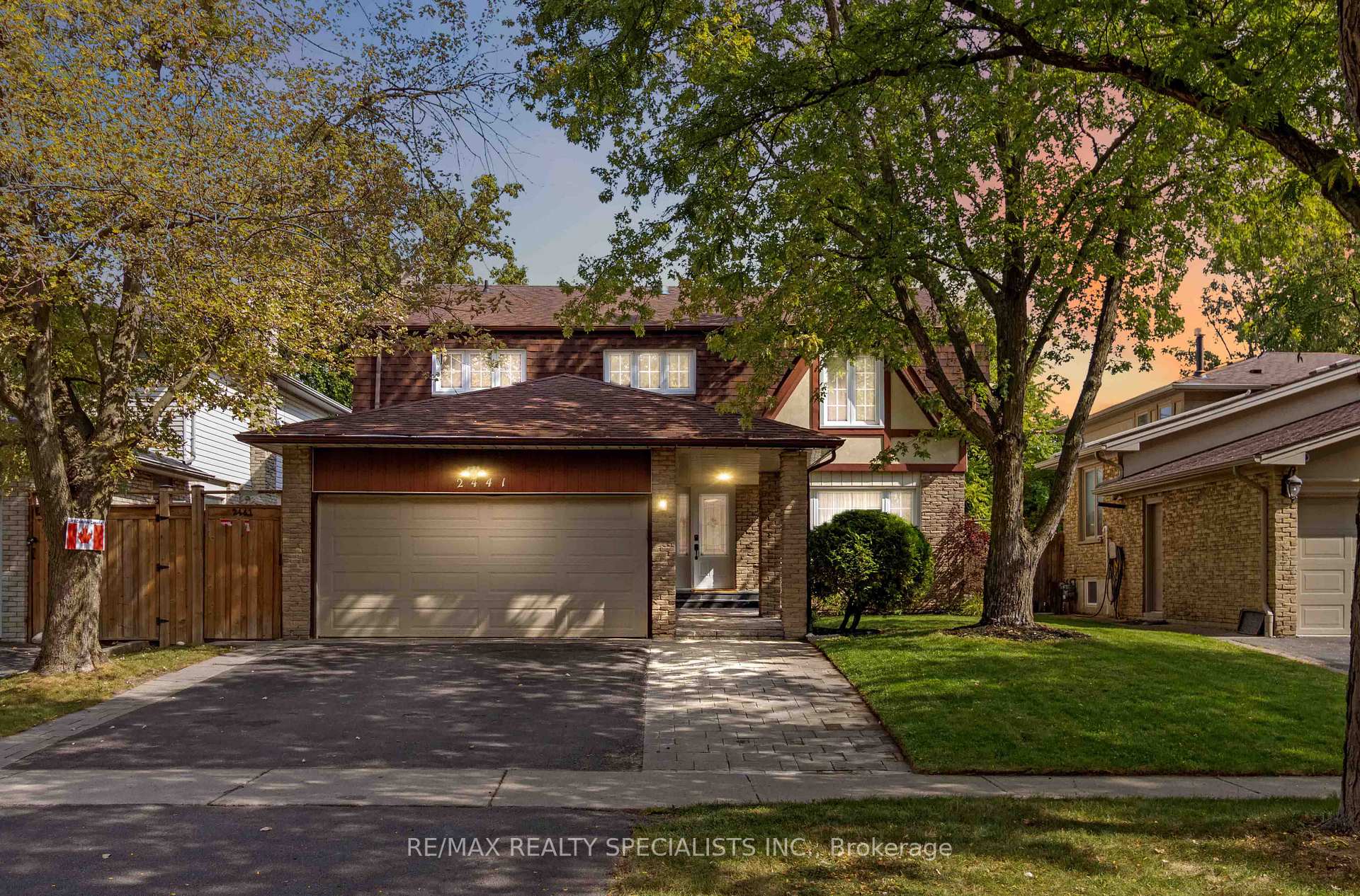Photo 1 of 2441 Nikanna Road, Mississauga, Erindale — HOMEH