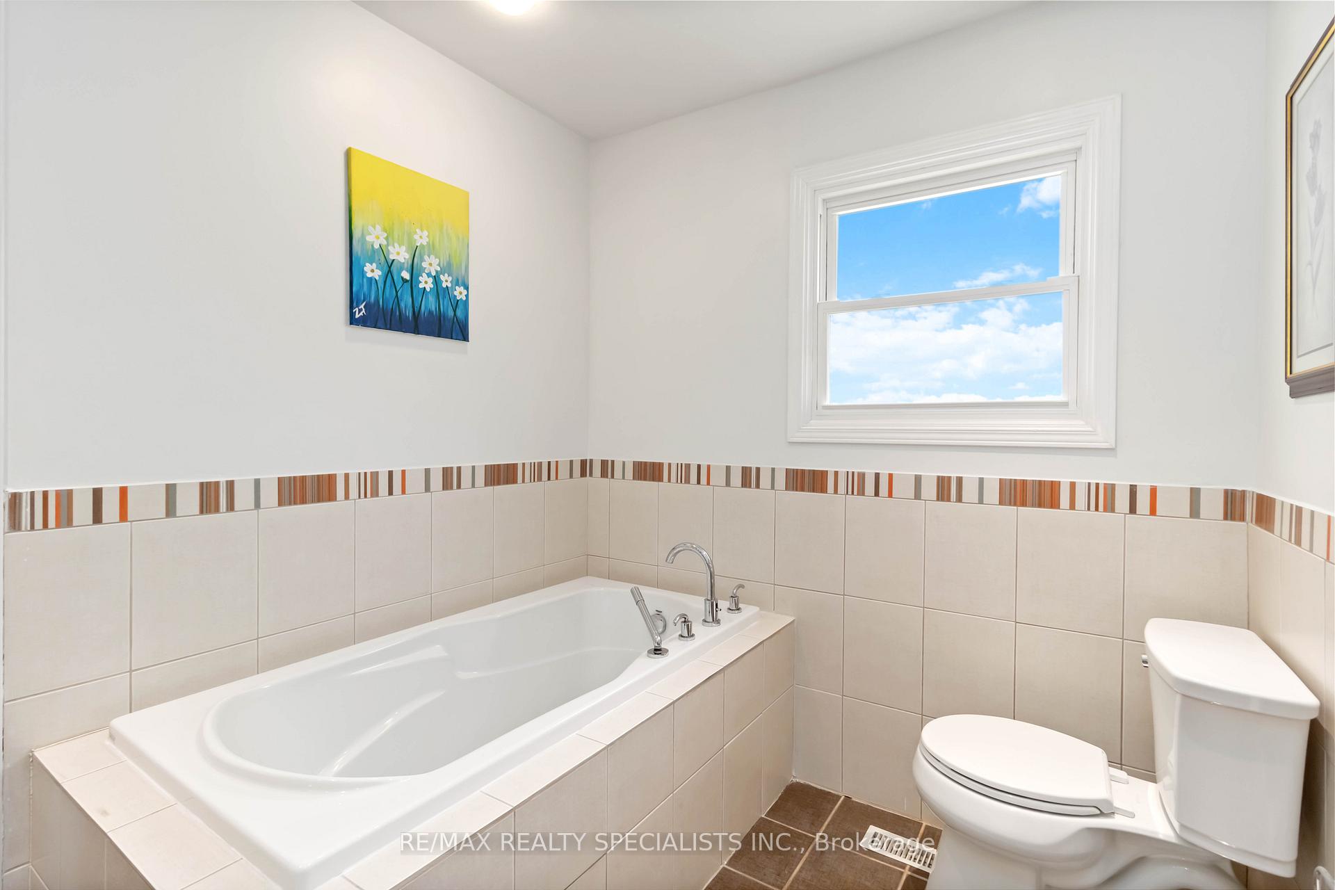 Photo 22 of 2441 Nikanna Road, Mississauga, Erindale — HOMEH