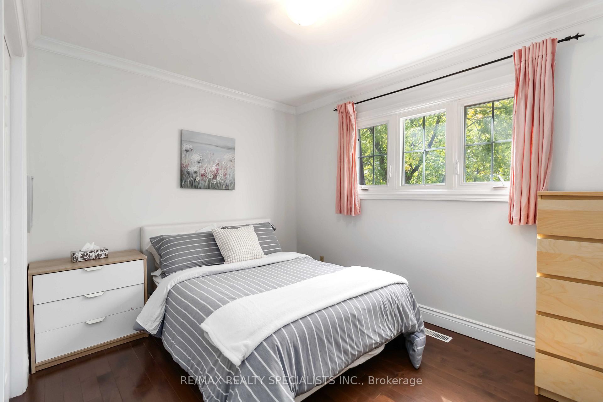 Photo 24 of 2441 Nikanna Road, Mississauga, Erindale — HOMEH
