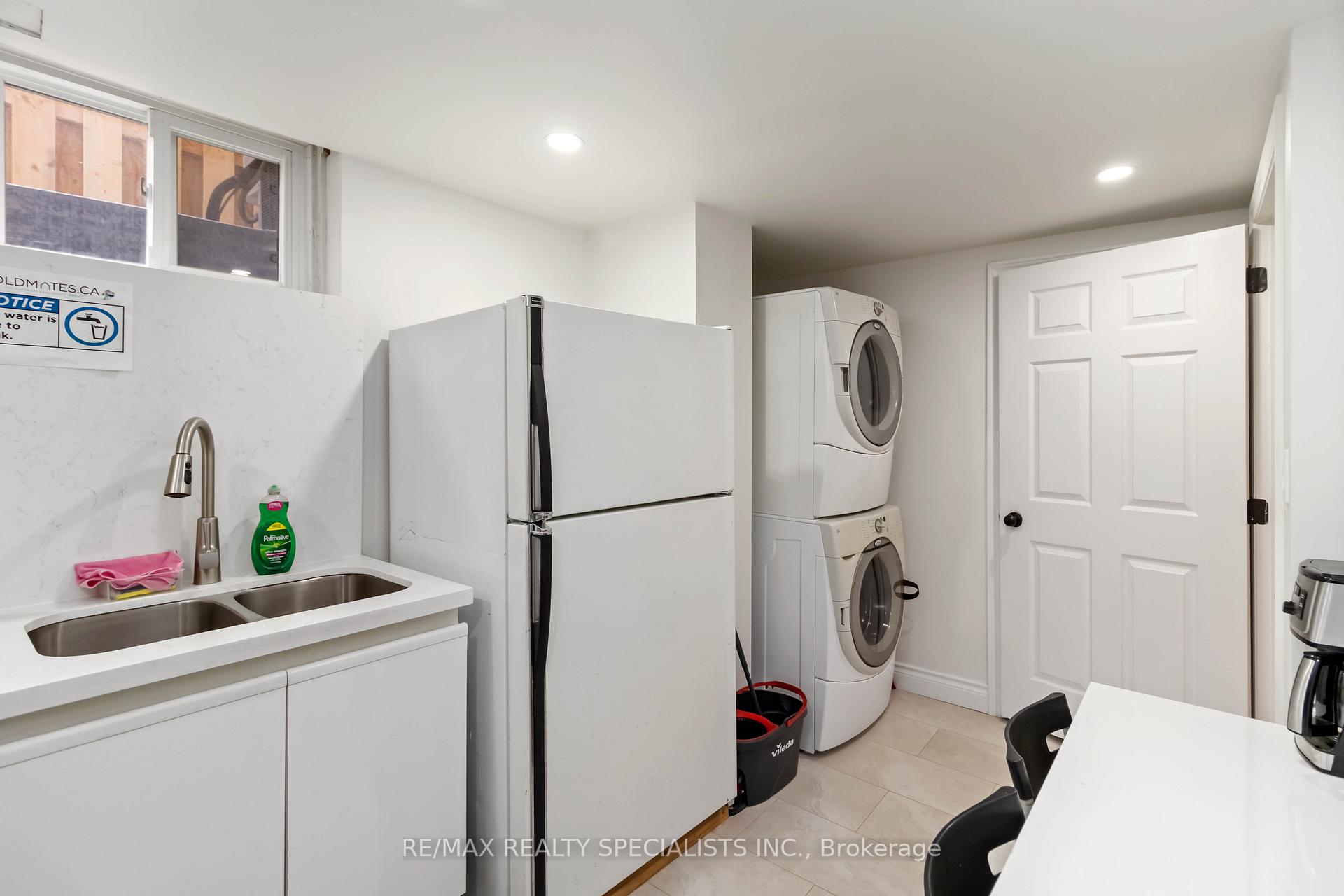 Photo 32 of 2441 Nikanna Road, Mississauga, Erindale — HOMEH