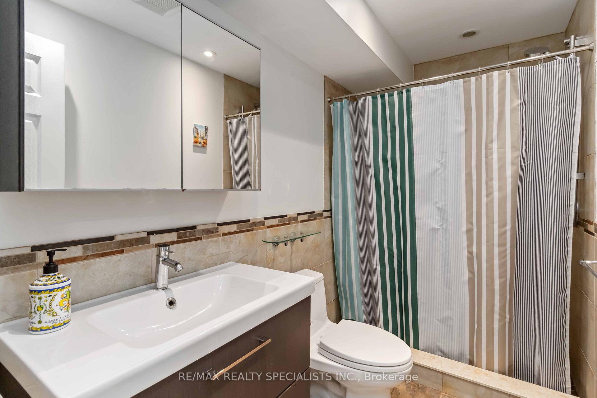 Photo 36 of 2441 Nikanna Road, Mississauga, Erindale — HOMEH
