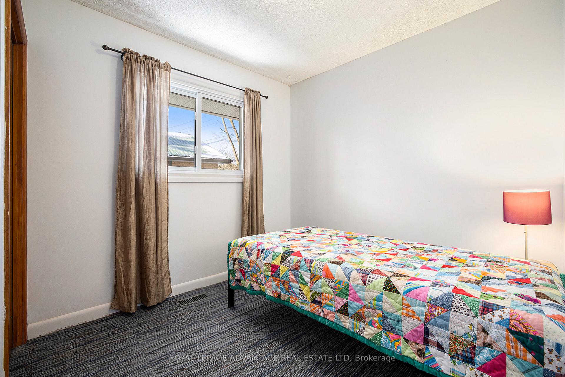 Photo 16 of 18 Mclean Boulevard, Perth — HOMEH