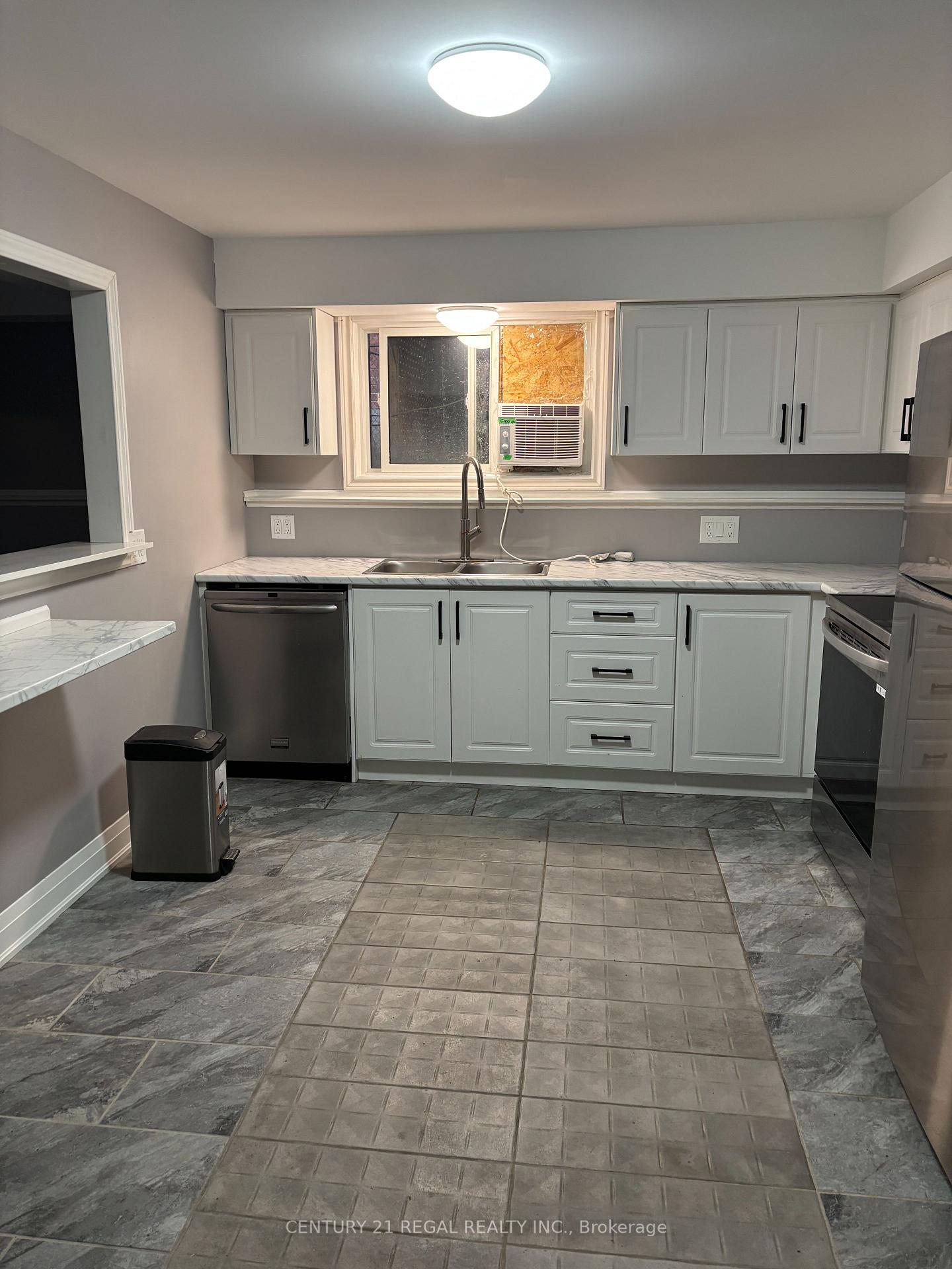 Photo 3 of Unit Lower Level, 171 Centre Street N, Oshawa, O'Neill — HOMEH