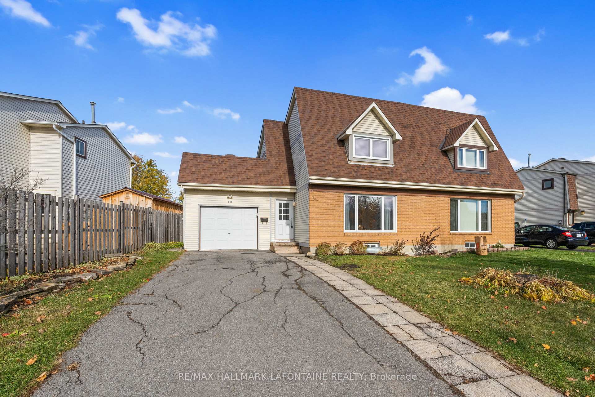 Photo 1 of 303 Mockingbird Drive, Ottawa, Chatelaine Village — HOMEH