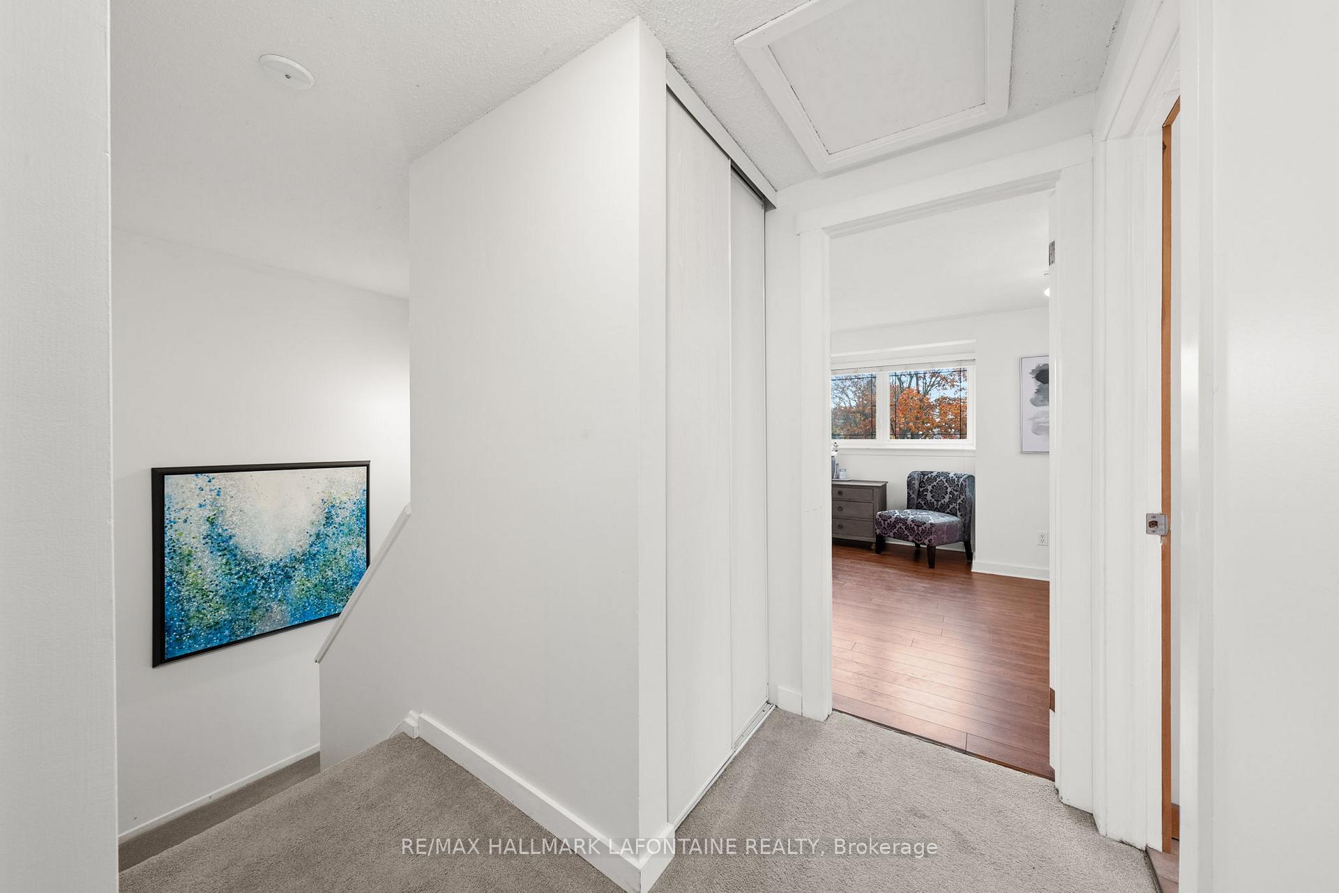Photo 17 of 303 Mockingbird Drive, Ottawa, Chatelaine Village — HOMEH
