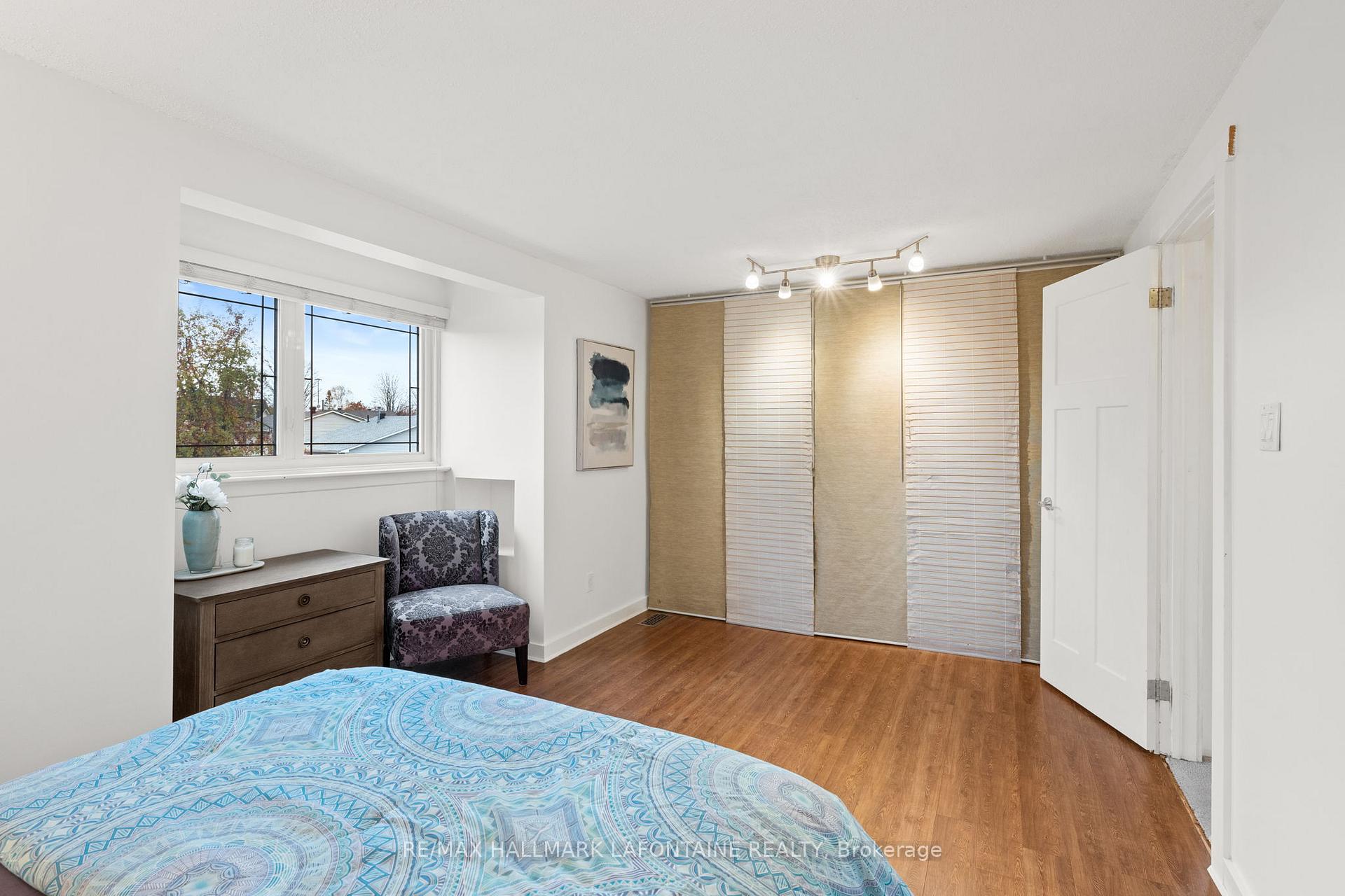 Photo 19 of 303 Mockingbird Drive, Ottawa, Chatelaine Village — HOMEH