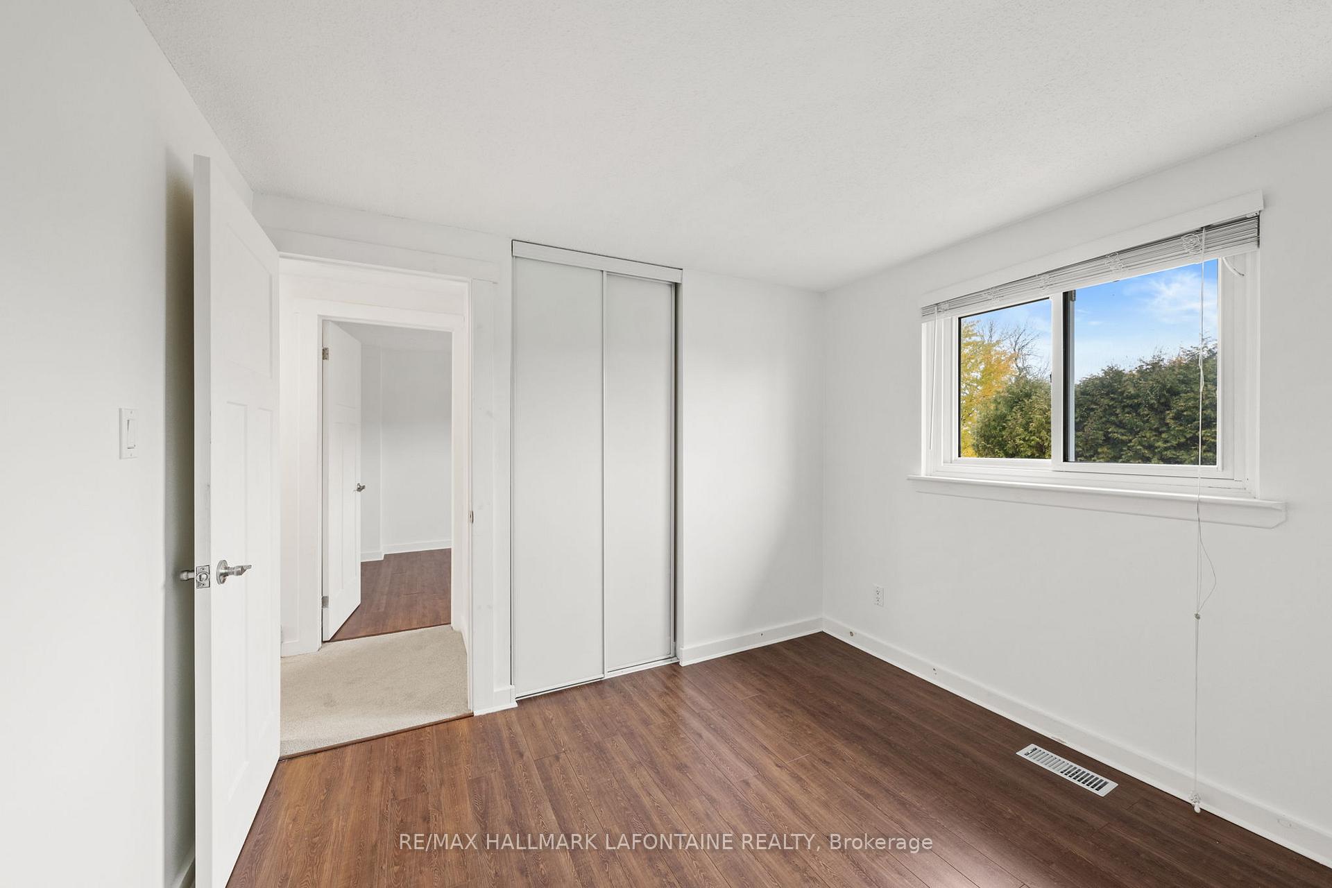 Photo 24 of 303 Mockingbird Drive, Ottawa, Chatelaine Village — HOMEH