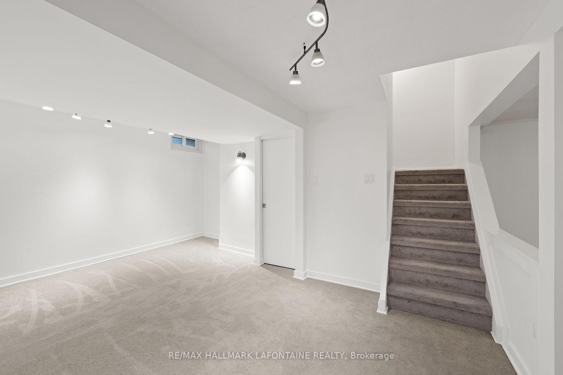 Photo 25 of 303 Mockingbird Drive, Ottawa, Chatelaine Village — HOMEH