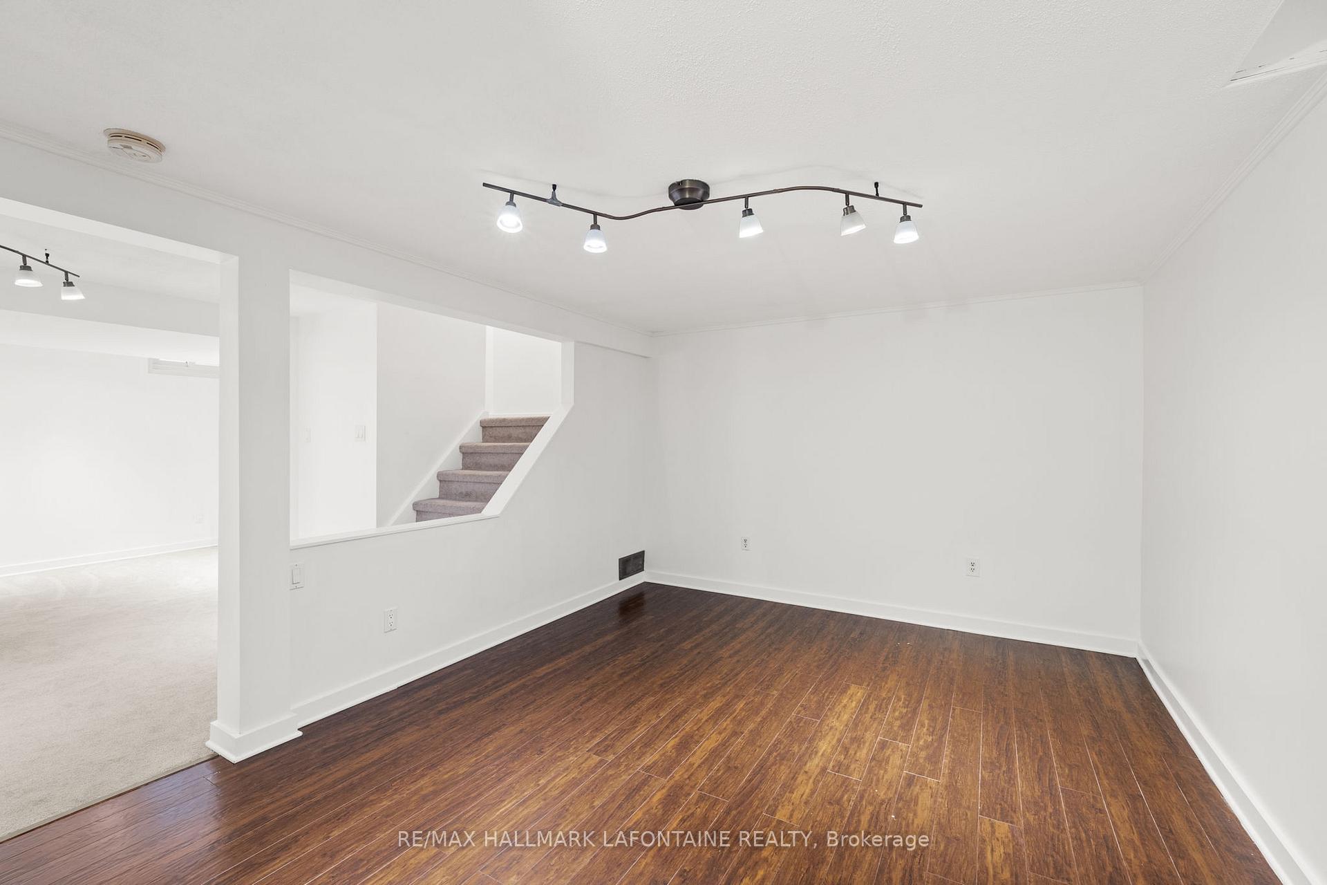 Photo 27 of 303 Mockingbird Drive, Ottawa, Chatelaine Village — HOMEH
