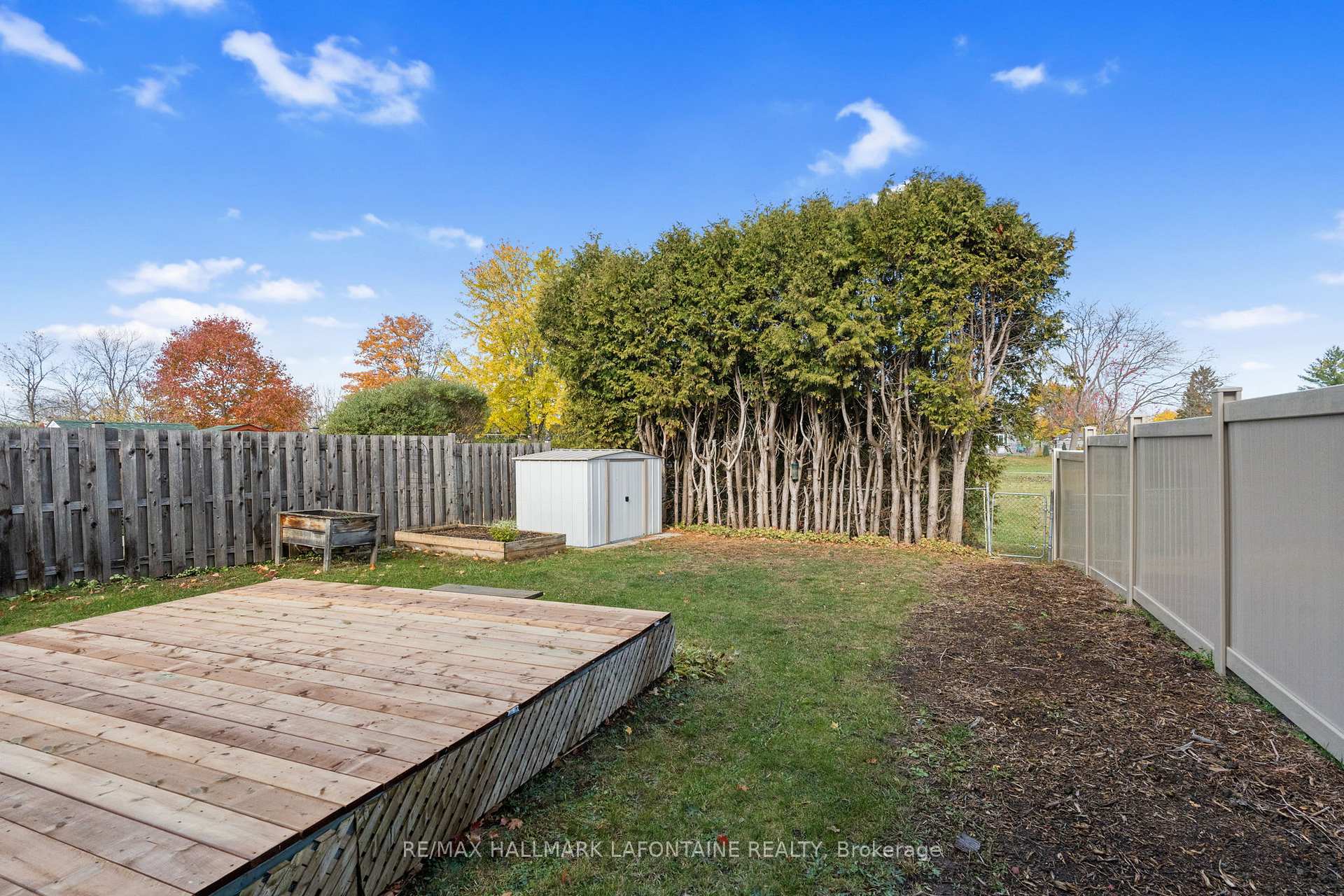 Photo 32 of 303 Mockingbird Drive, Ottawa, Chatelaine Village — HOMEH