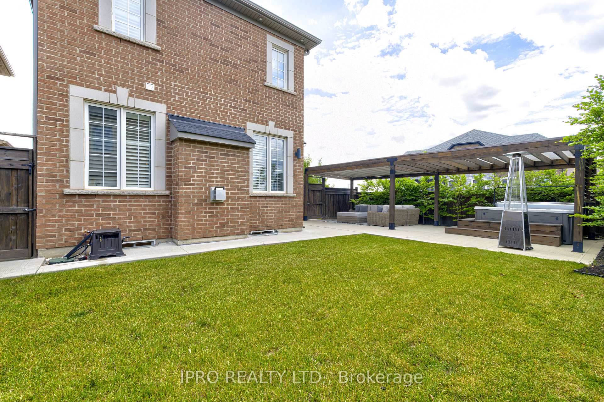 Photo 28 of 1393 Farmstead Drive, Milton, Ford — HOMEH