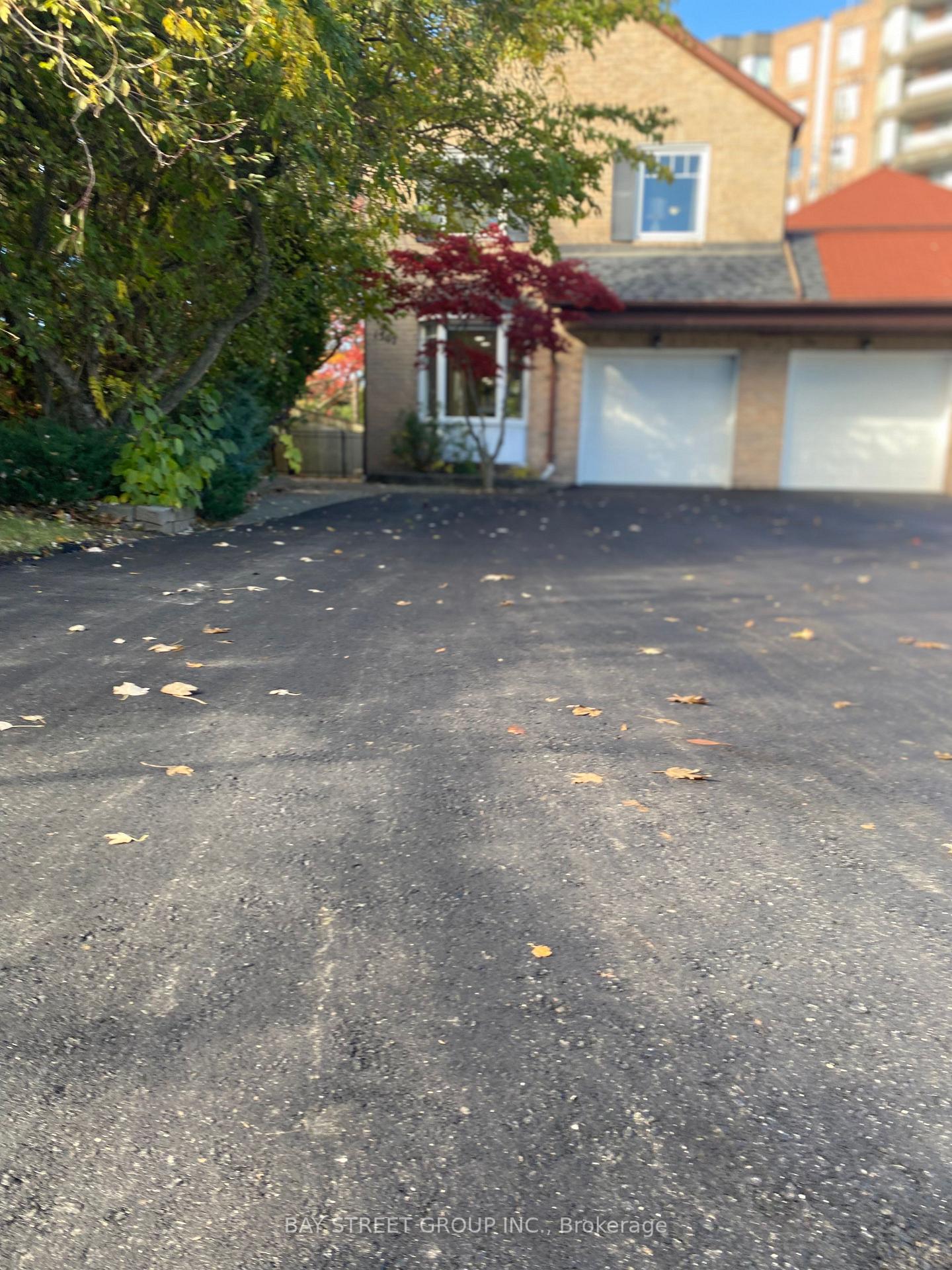 Photo 1 of 1307 Barberry Green, Oakville, Glen Abbey — HOMEH